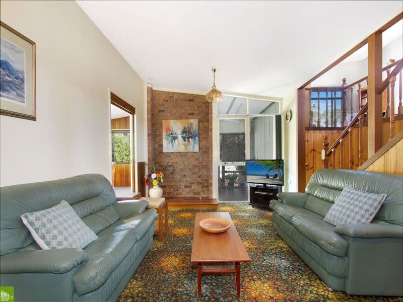 153 Northcliffe Drive, Lake Heights - Thumbnail 2