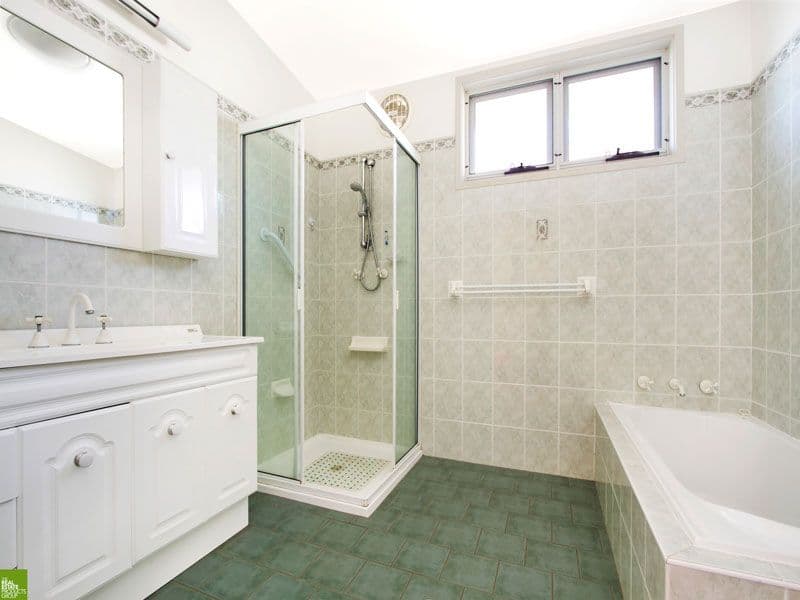 153 Northcliffe Drive, Lake Heights - Thumbnail 4