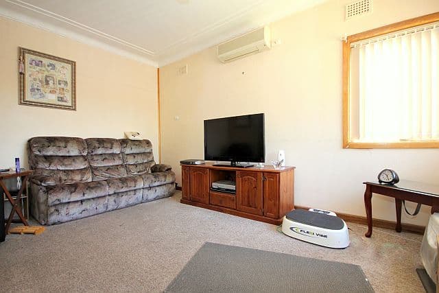 36 Angus Crescent, YAGOONA NSW 2199, Yagoona - Thumbnail 5