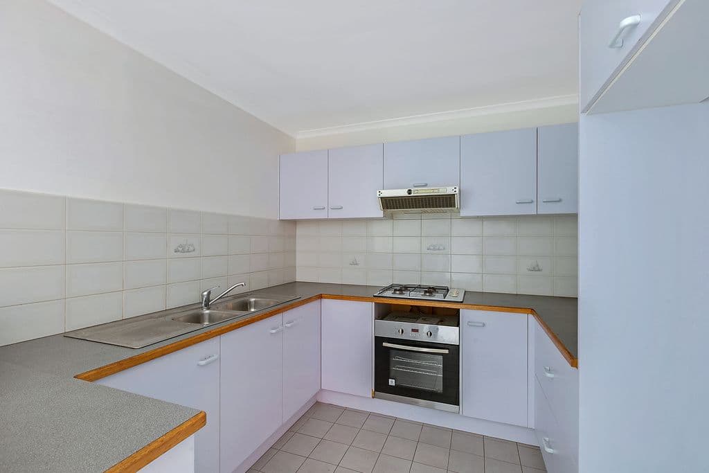 62 Golf Links Drive, MILL PARK VIC 3082, Mill Park - Thumbnail 2