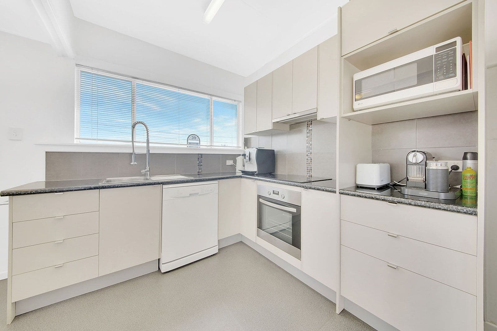 43 Toolooa Street, South Gladstone QLD 4680, South Gladstone - Thumbnail 5