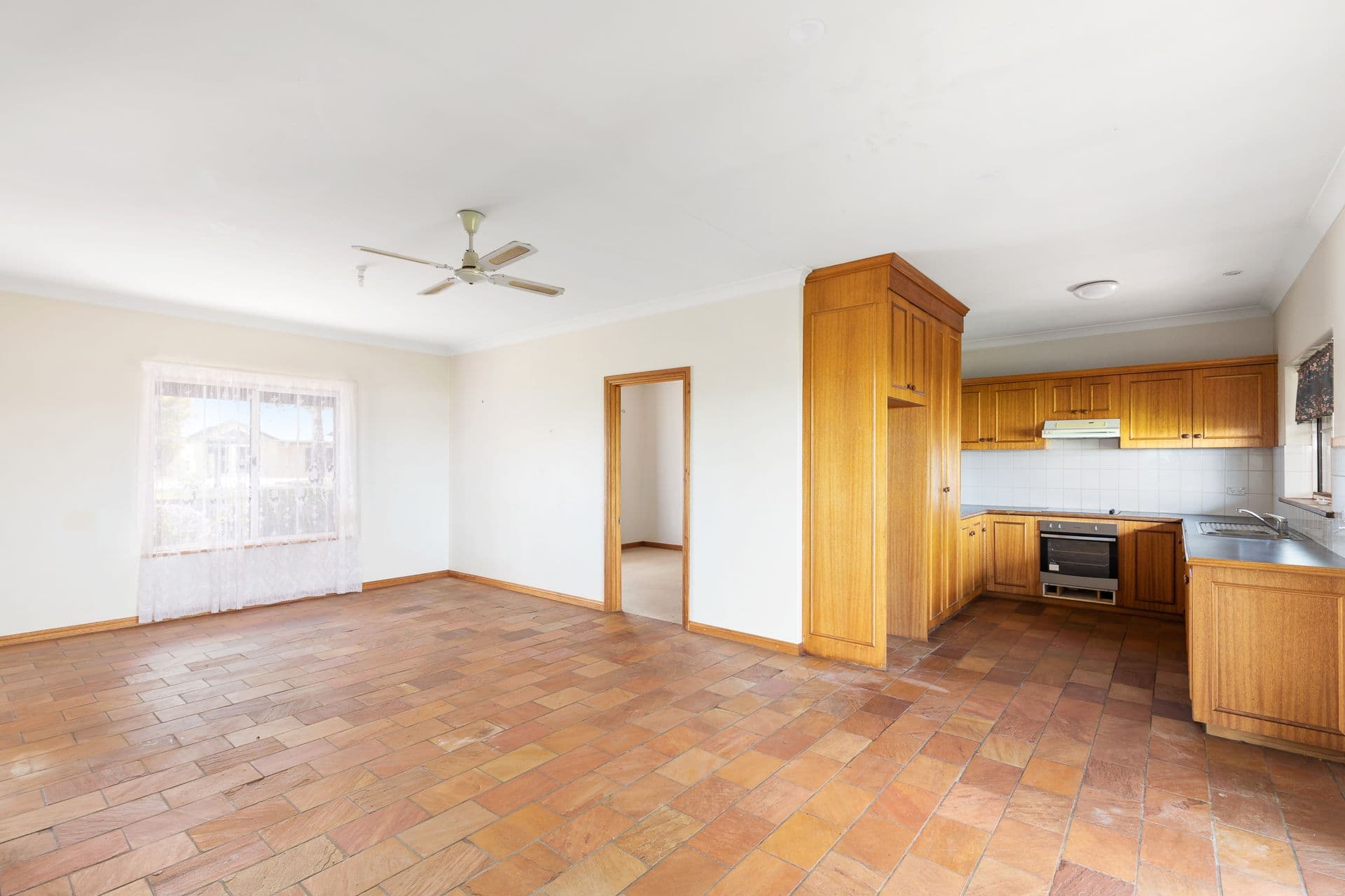 16 Tallarook Court, Mount Gambier SA 5290, Mount Gambier - Thumbnail 3