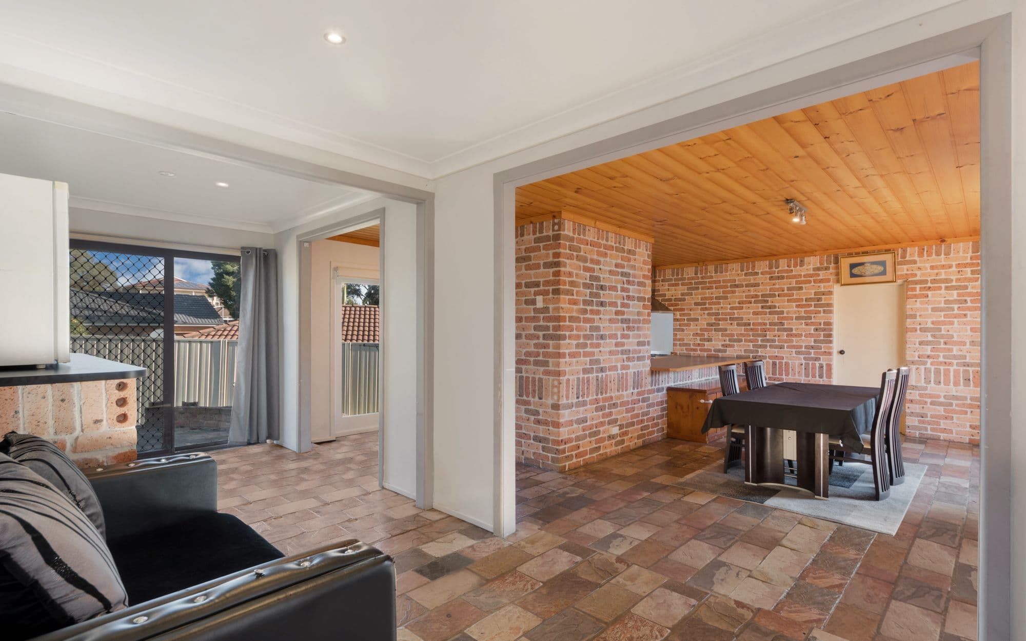 14 Jessica Place, Rosemeadow NSW 2560, Rosemeadow - Thumbnail 3