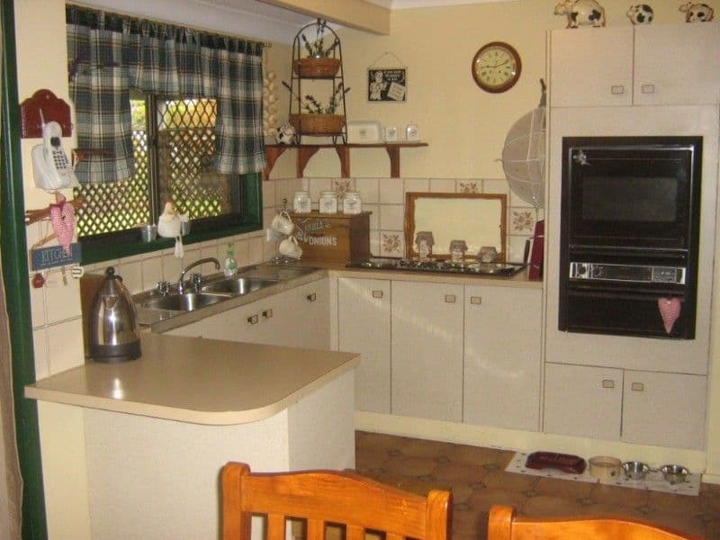 17 Churchill Street, CAPALABA QLD 4157, Capalaba - Thumbnail 3