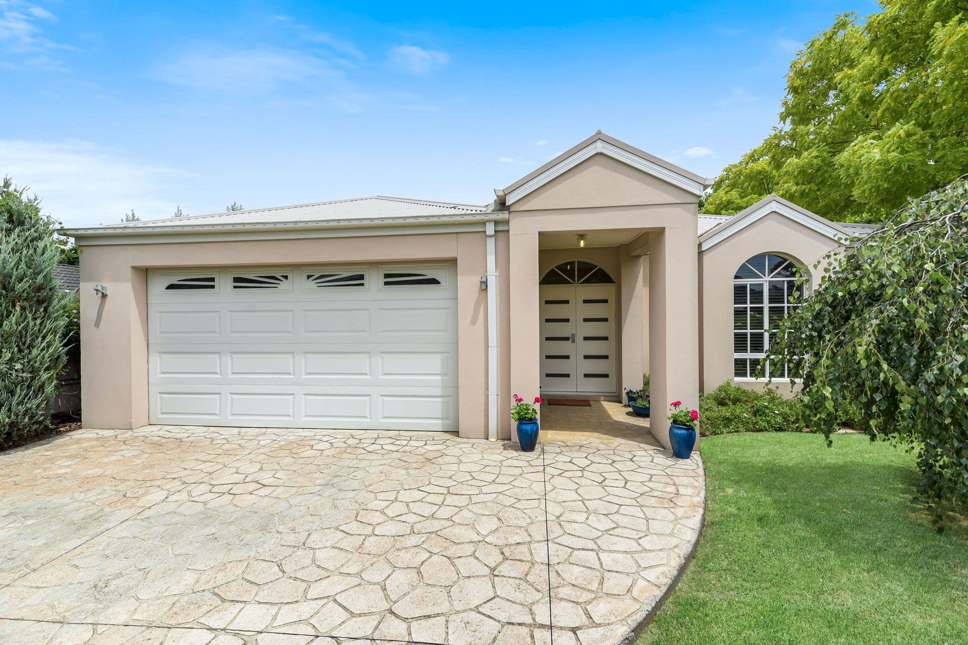 22 Grant Close, Berwick VIC 3806, Berwick - Thumbnail 2
