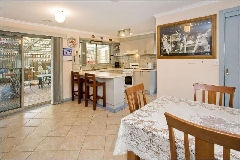 16 Riesling Court, CORIO VIC 3214, Corio - Thumbnail 2