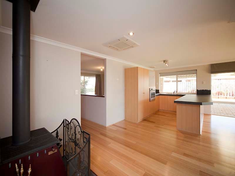 16 Pyrenees Court, CAVERSHAM WA 6055, Caversham - Thumbnail 3