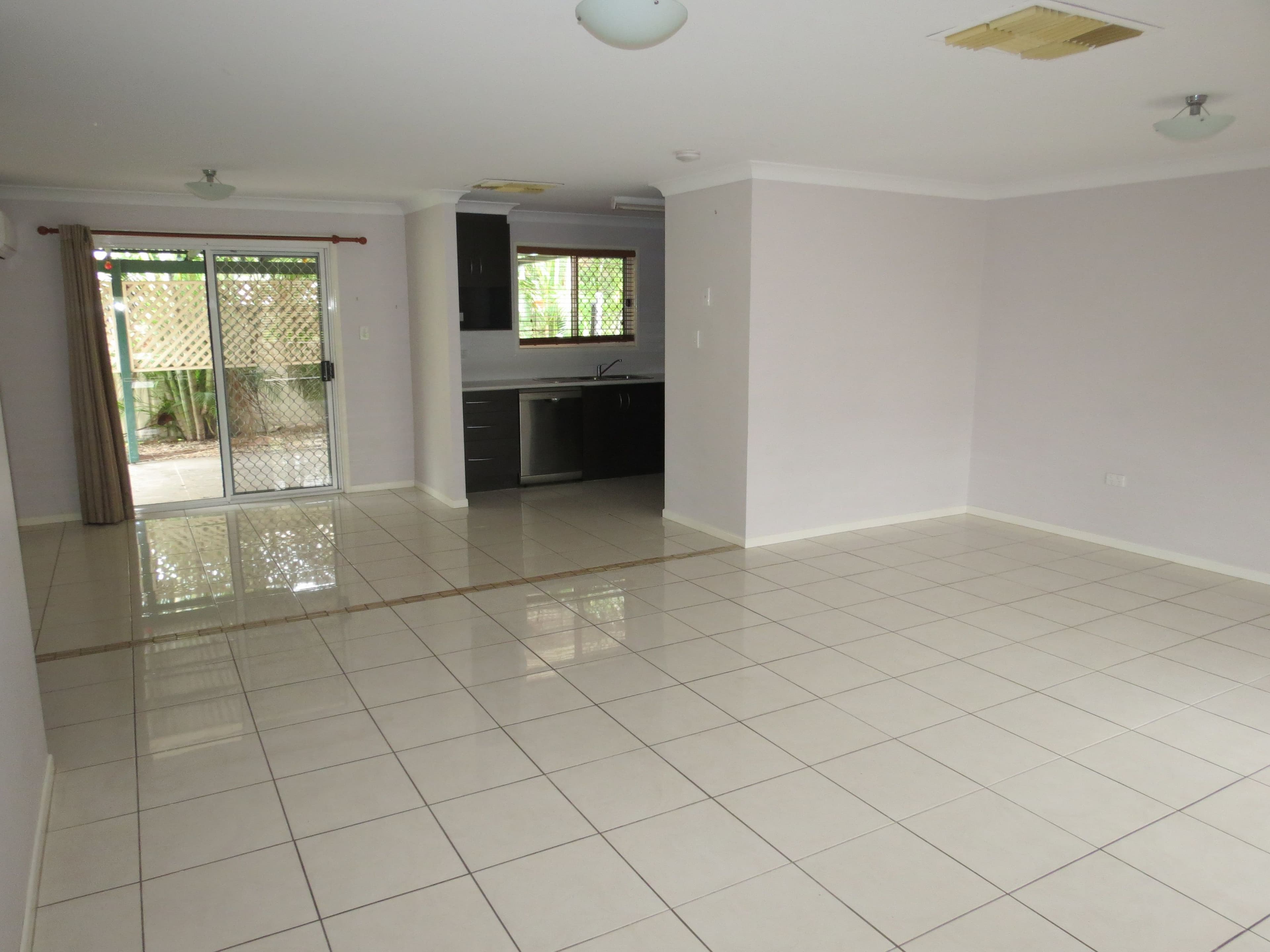 11 Waldby Court, Emerald QLD 4720, Emerald - Thumbnail 3