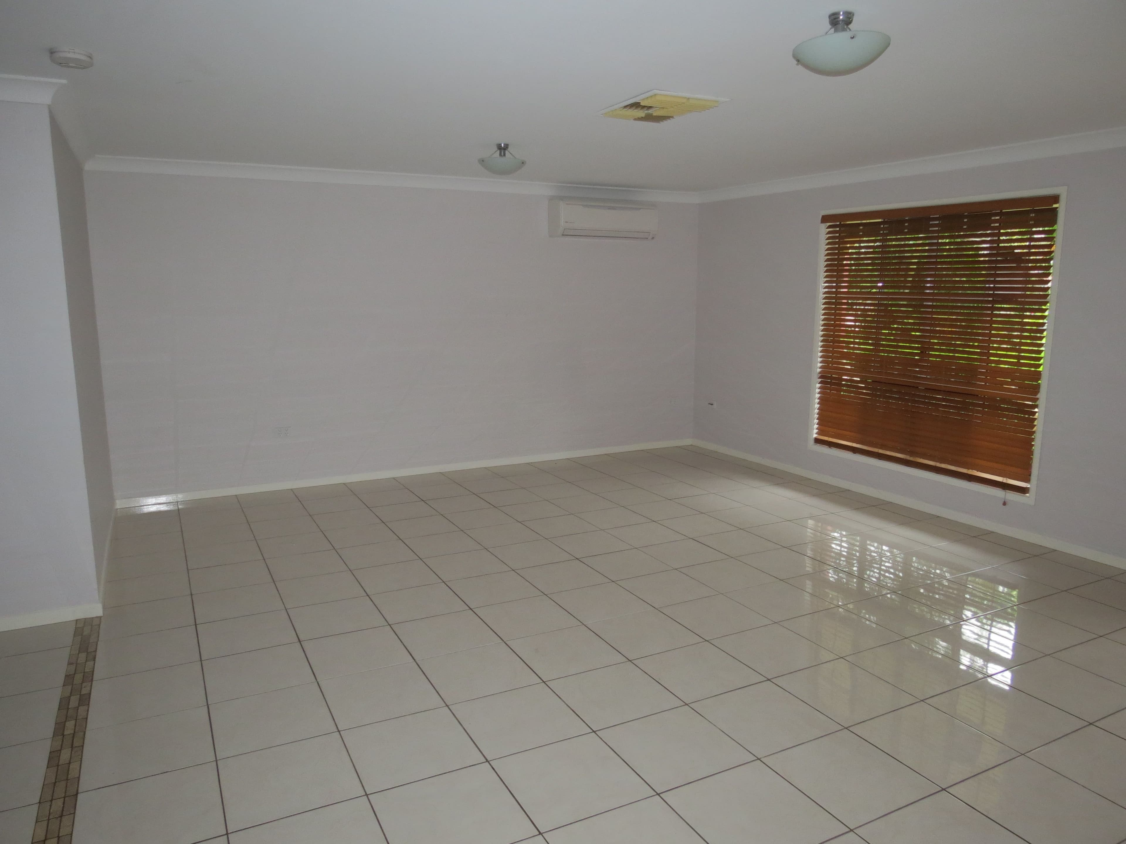 11 Waldby Court, Emerald QLD 4720, Emerald - Thumbnail 4