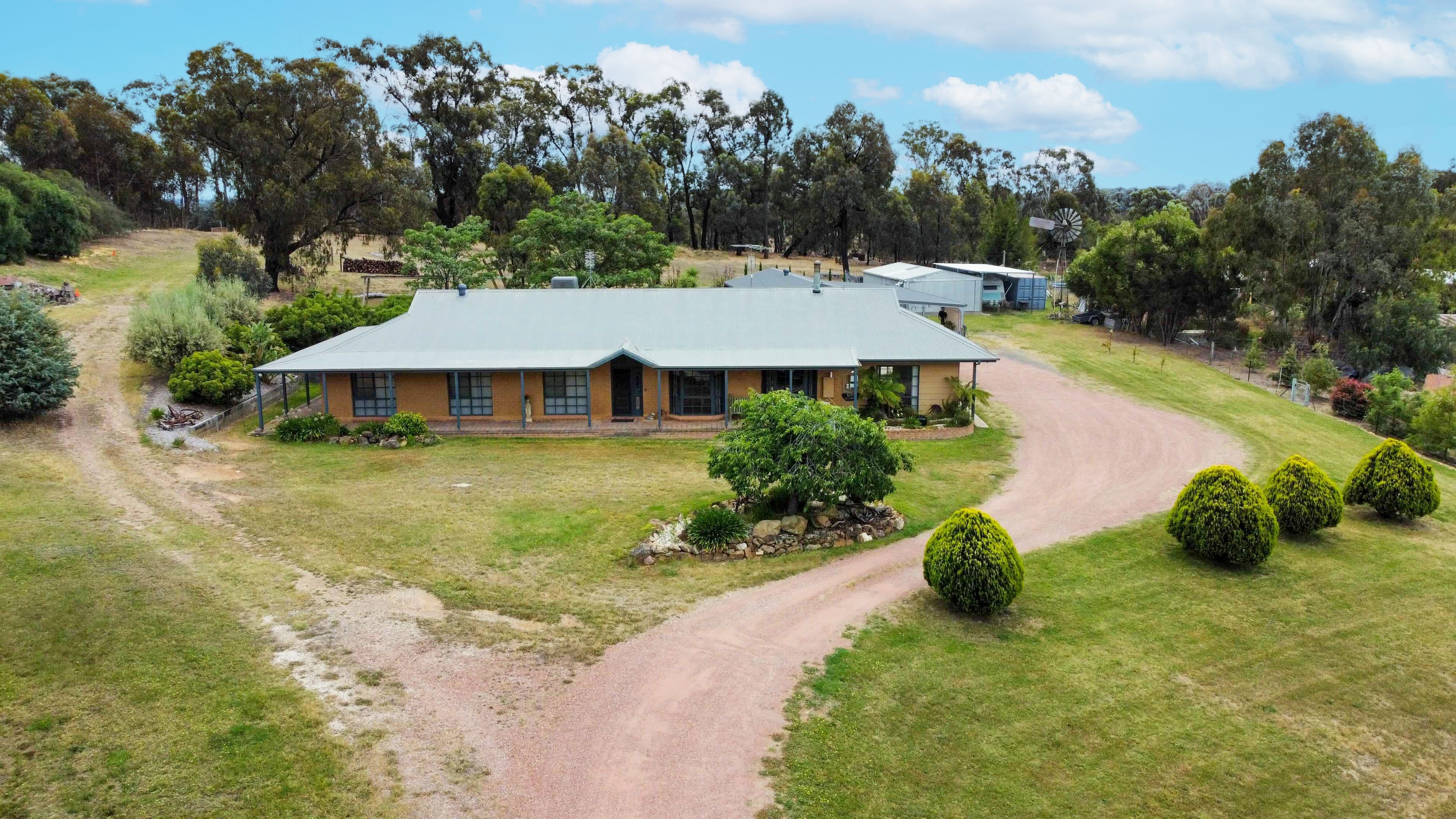 14 Derwent Gully Road, West Bendigo VIC 3550, West Bendigo - Thumbnail 3