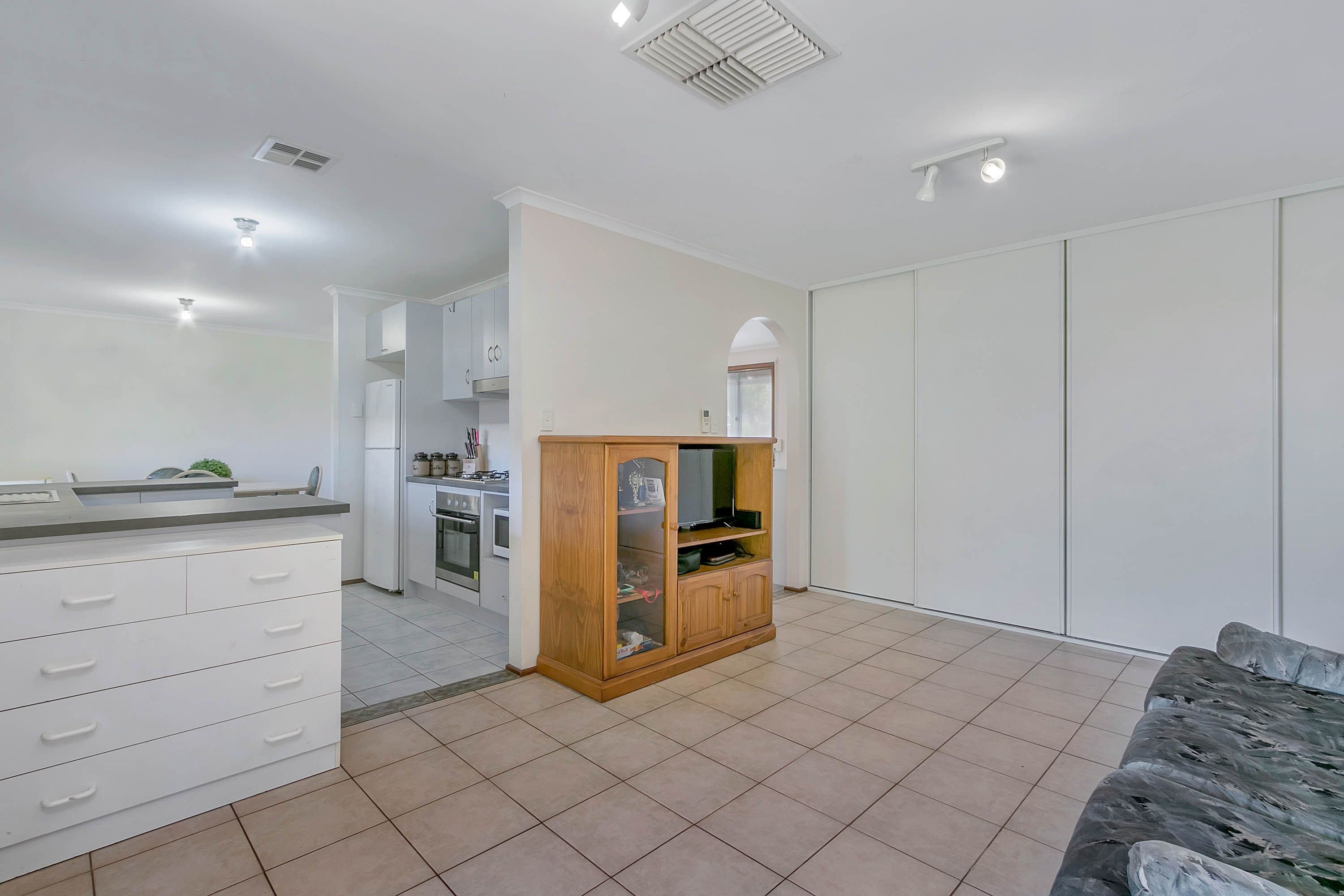 15 Bredford Grove, Andrews Farm SA 5114, Andrews Farm - Thumbnail 3