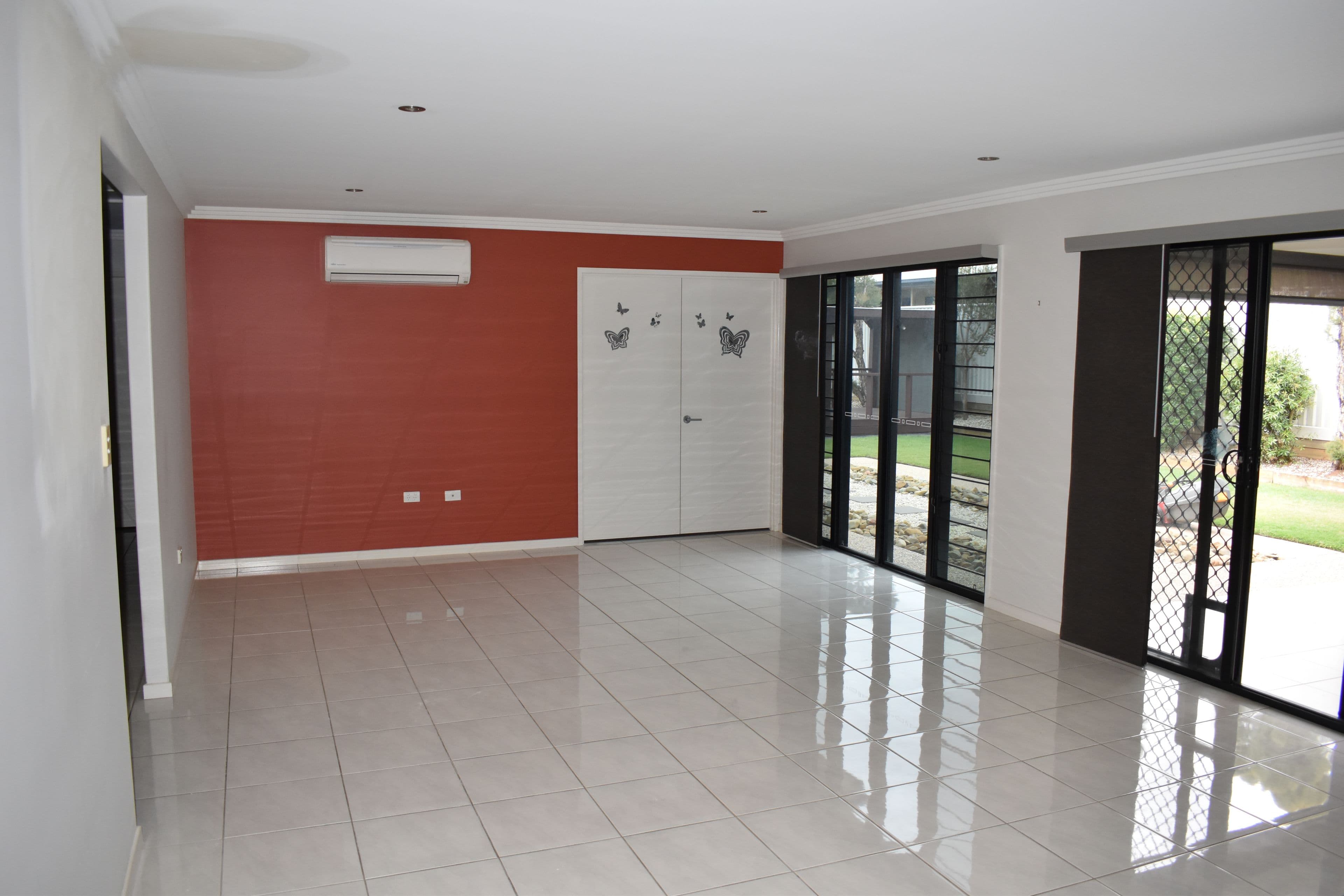 19 Rogers Street, Emerald QLD 4720, Emerald - Thumbnail 3
