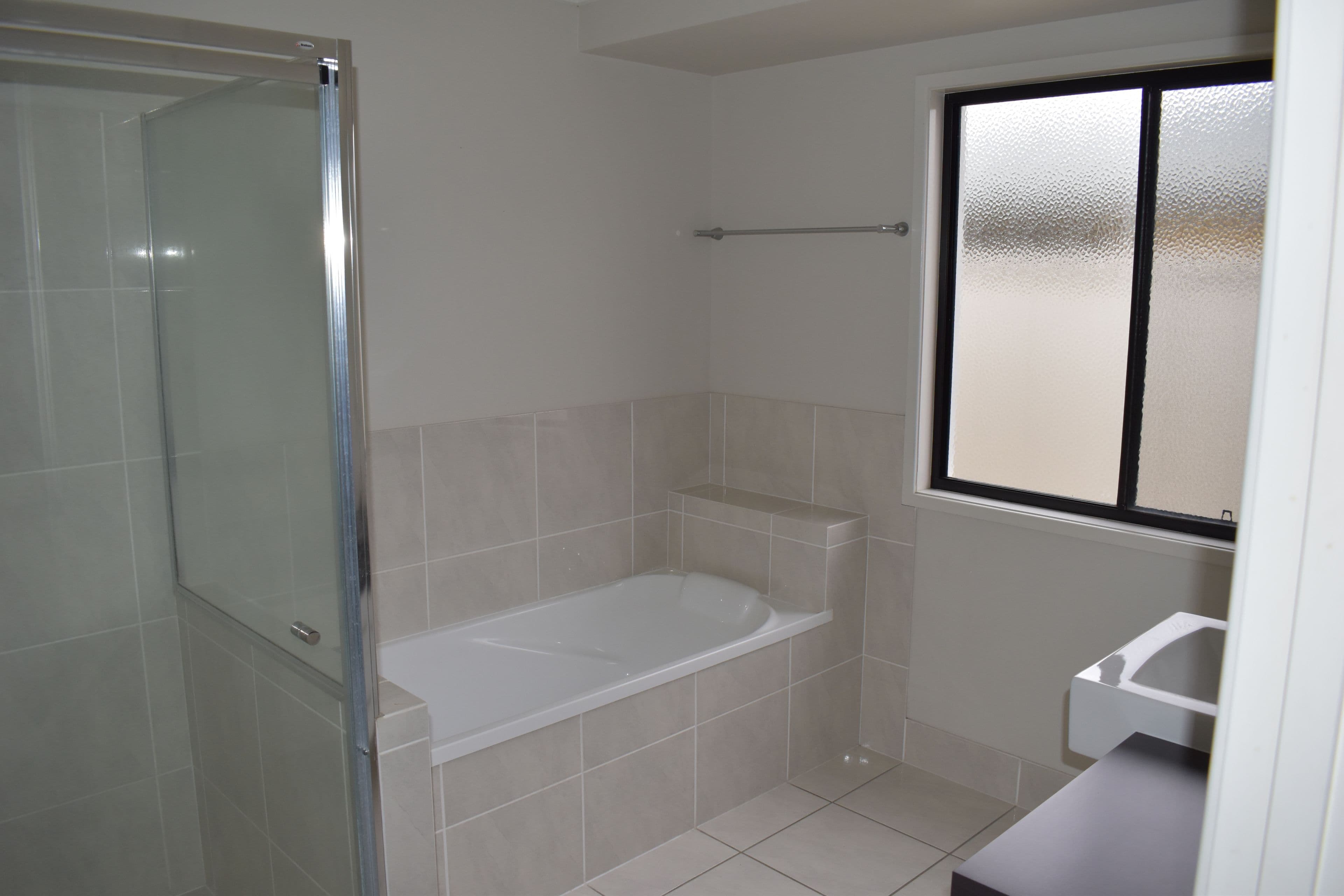19 Rogers Street, Emerald QLD 4720, Emerald - Thumbnail 6