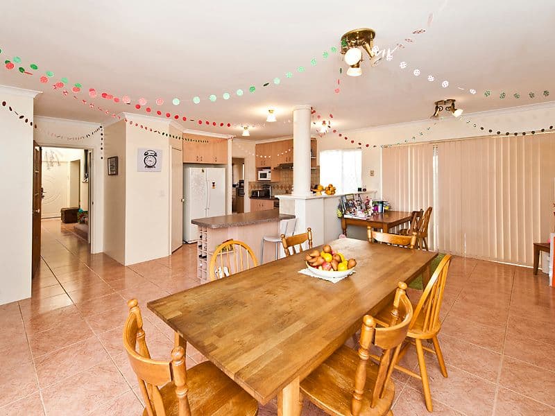23 Davidia Lake Drive, CANNING VALE WA 6155, Canning Vale - Thumbnail 2