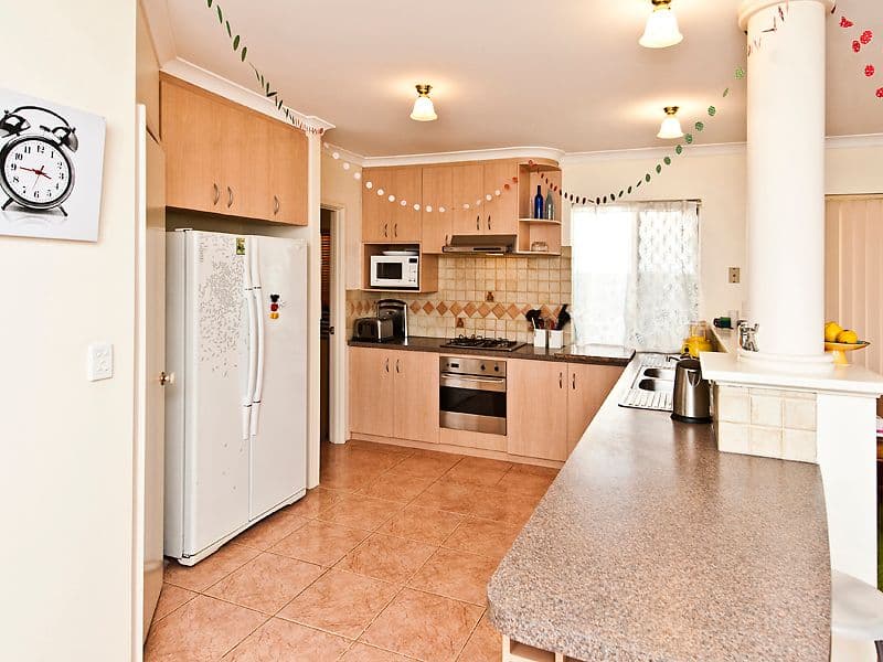 23 Davidia Lake Drive, CANNING VALE WA 6155, Canning Vale - Thumbnail 3