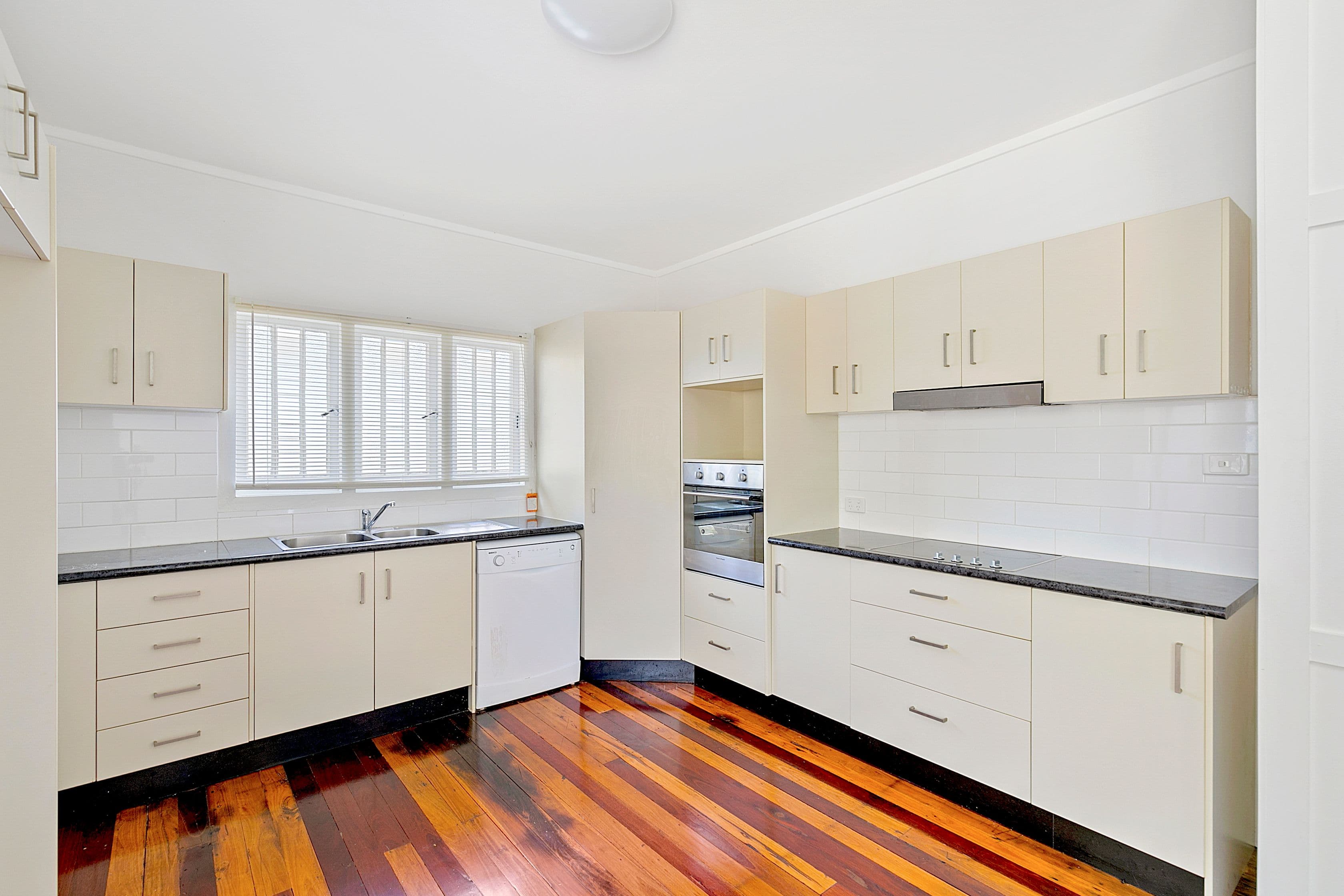 92 Cedar Street, Greenslopes QLD 4120, Greenslopes - Thumbnail 5