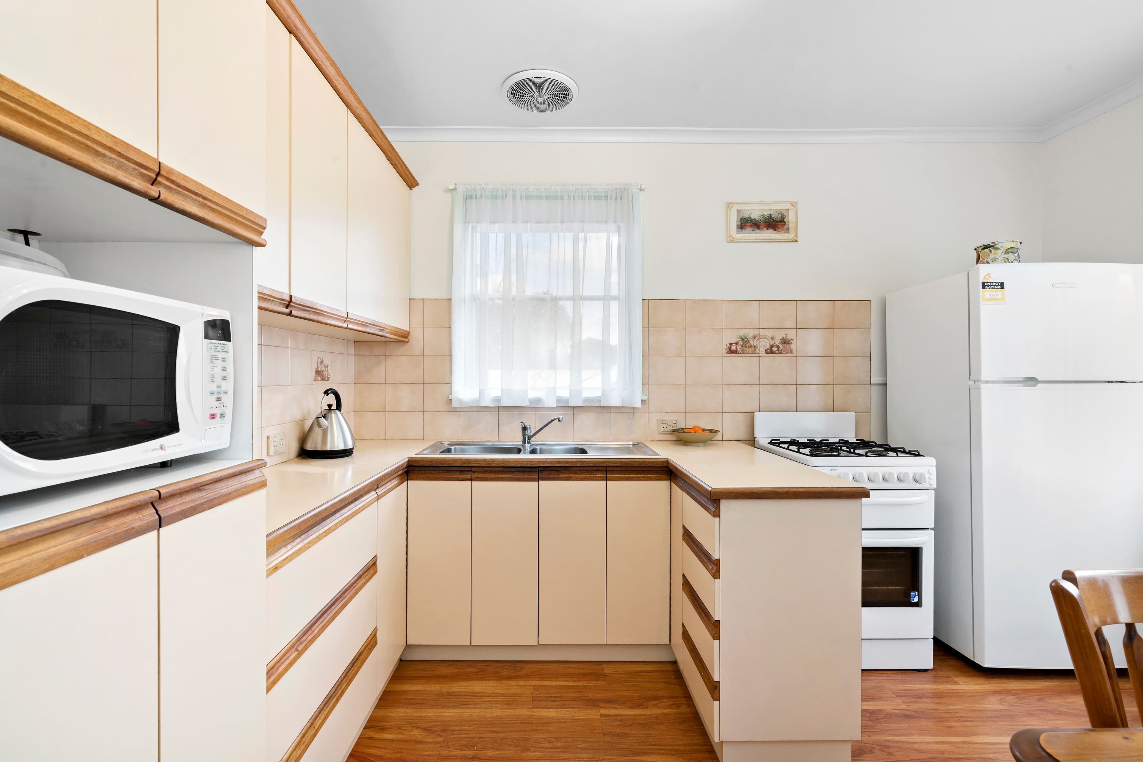 36 Hickory Crescent, Frankston North VIC 3200, Frankston North - Thumbnail 3