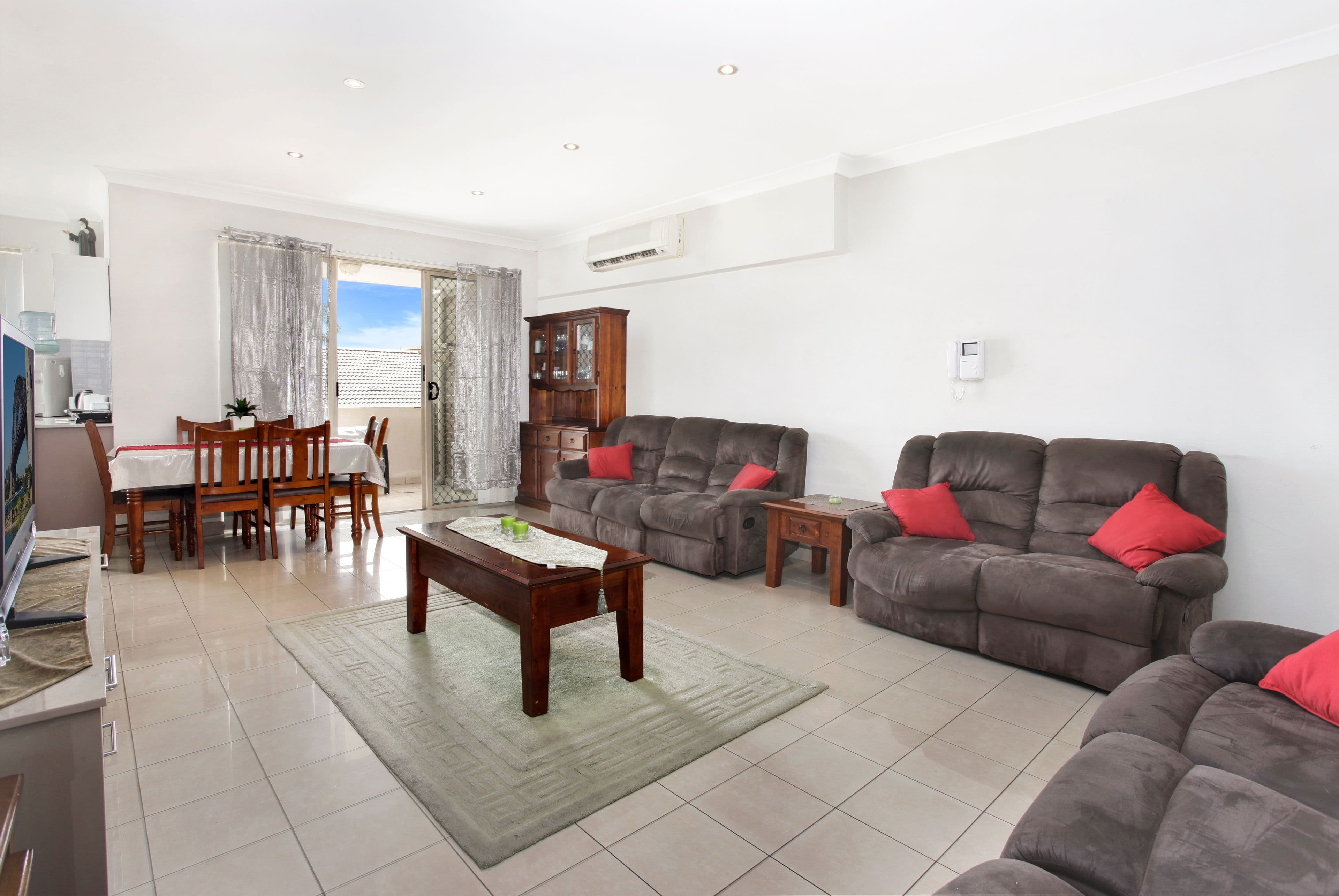 85 Mountford Avenue, Guildford - Thumbnail 2