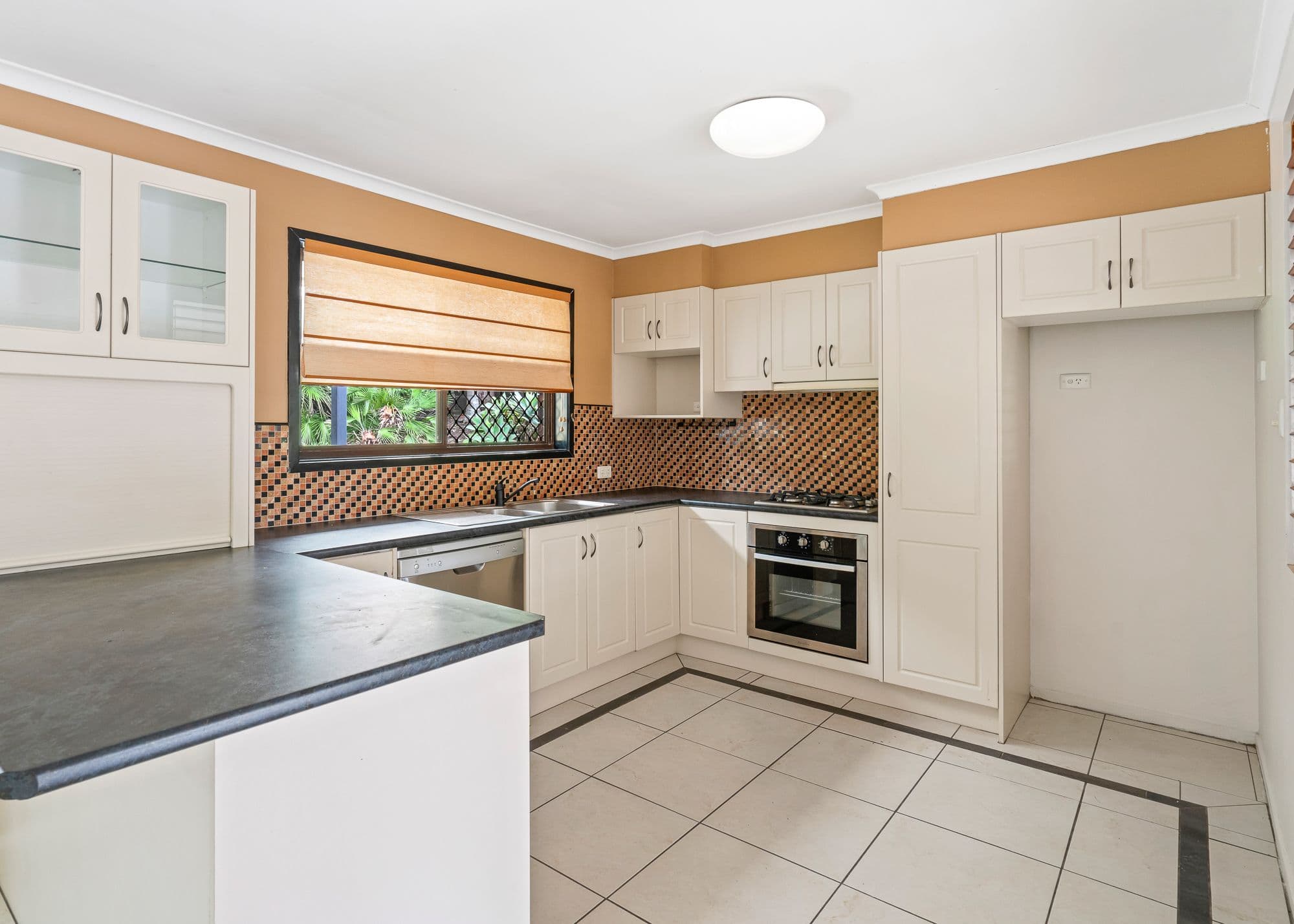 14 Knightsbridge Crescent, Rochedale South QLD 4123, Rochedale South - Thumbnail 3