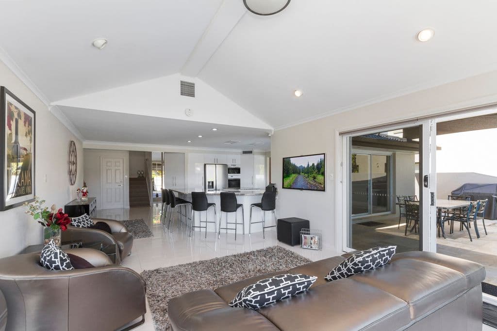 3 Rum Point Place, Runaway Bay QLD 4216, Runaway Bay - Thumbnail 8