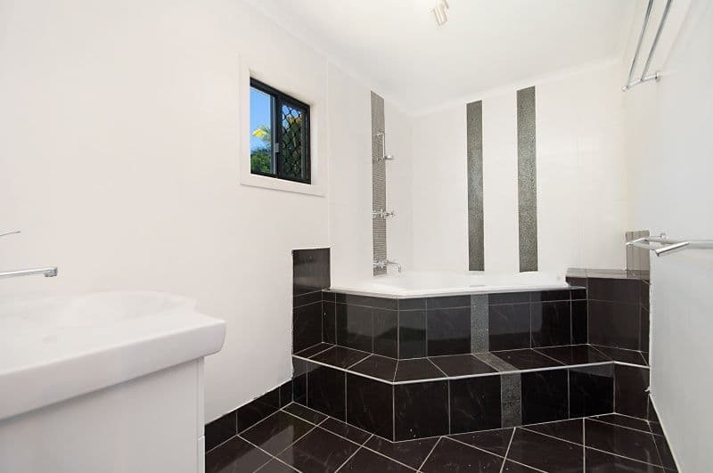 35 Baralga Street, CRANBROOK QLD 4814, Cranbrook - Thumbnail 3