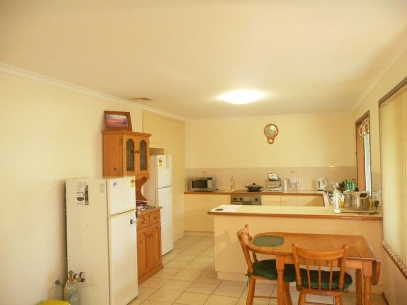 15 Foreshore Parade, BARGARA QLD 4670, Bargara - Thumbnail 2