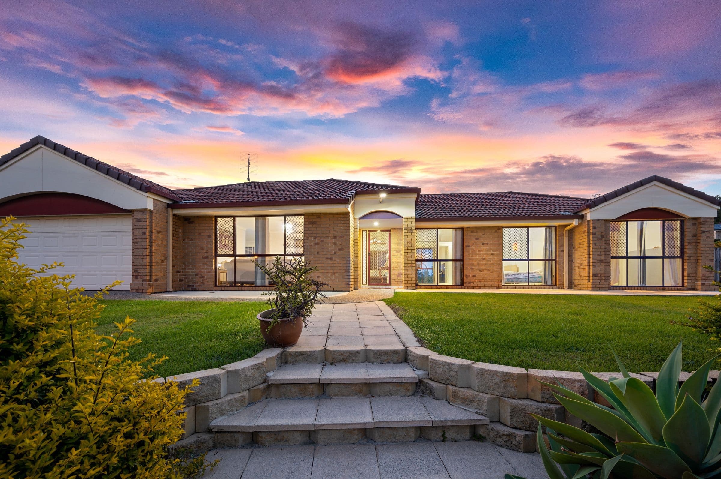 14 Chatham Avenue, Pacific Pines QLD 4211, Pacific Pines - Thumbnail 2