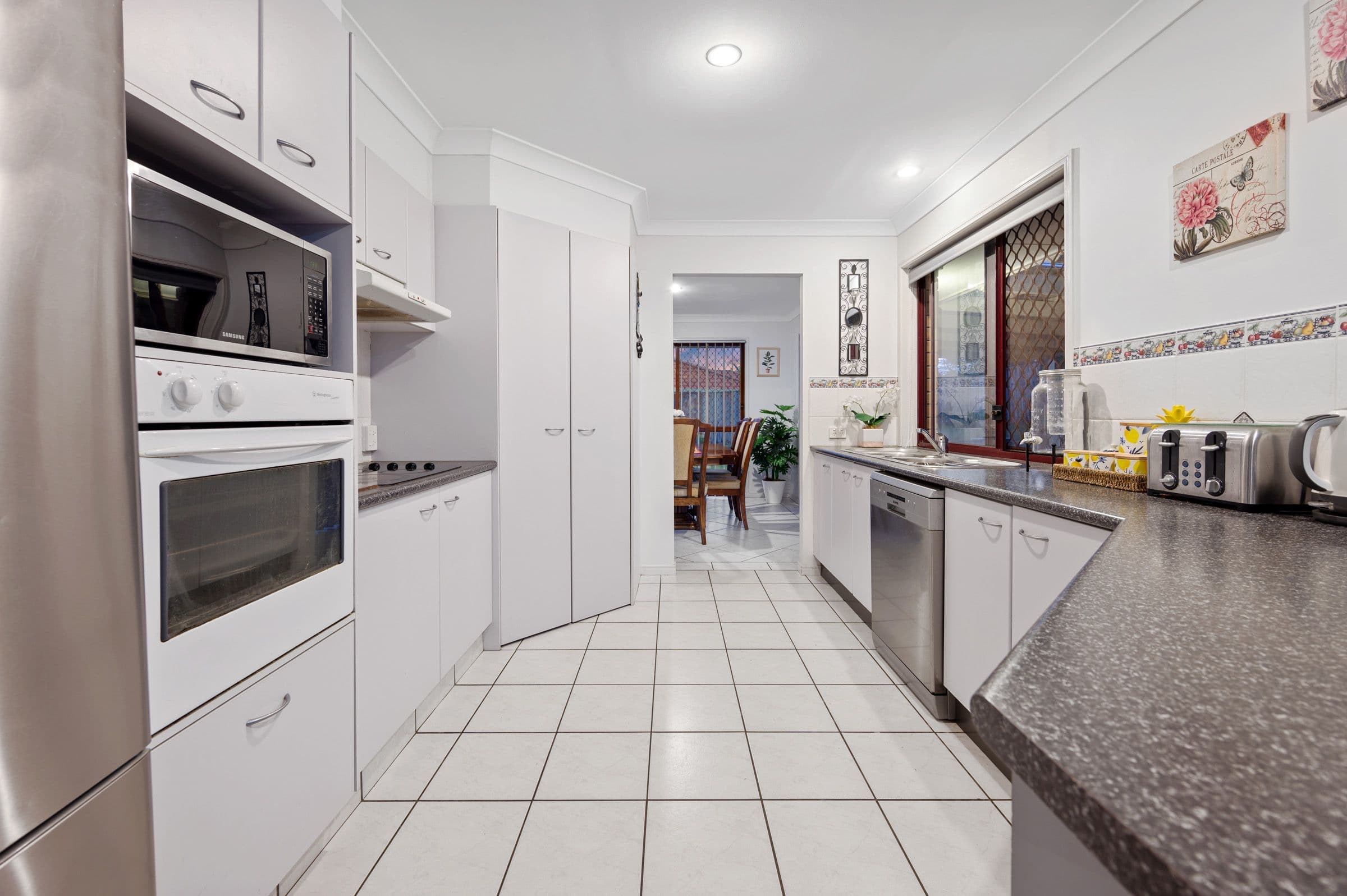 14 Chatham Avenue, Pacific Pines QLD 4211, Pacific Pines - Thumbnail 5