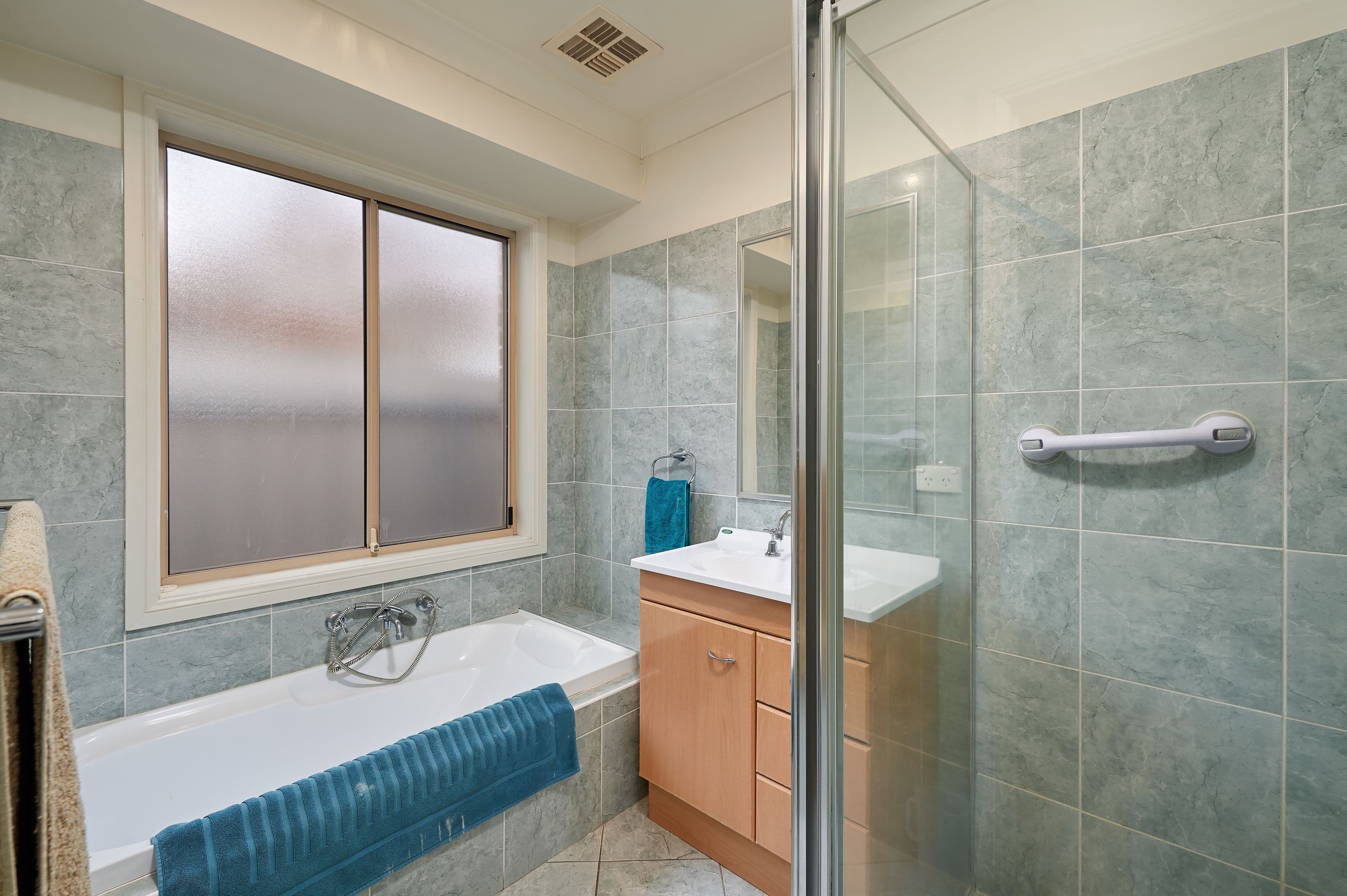 7 Womboin Crescent, Glenfield Park - Thumbnail 6