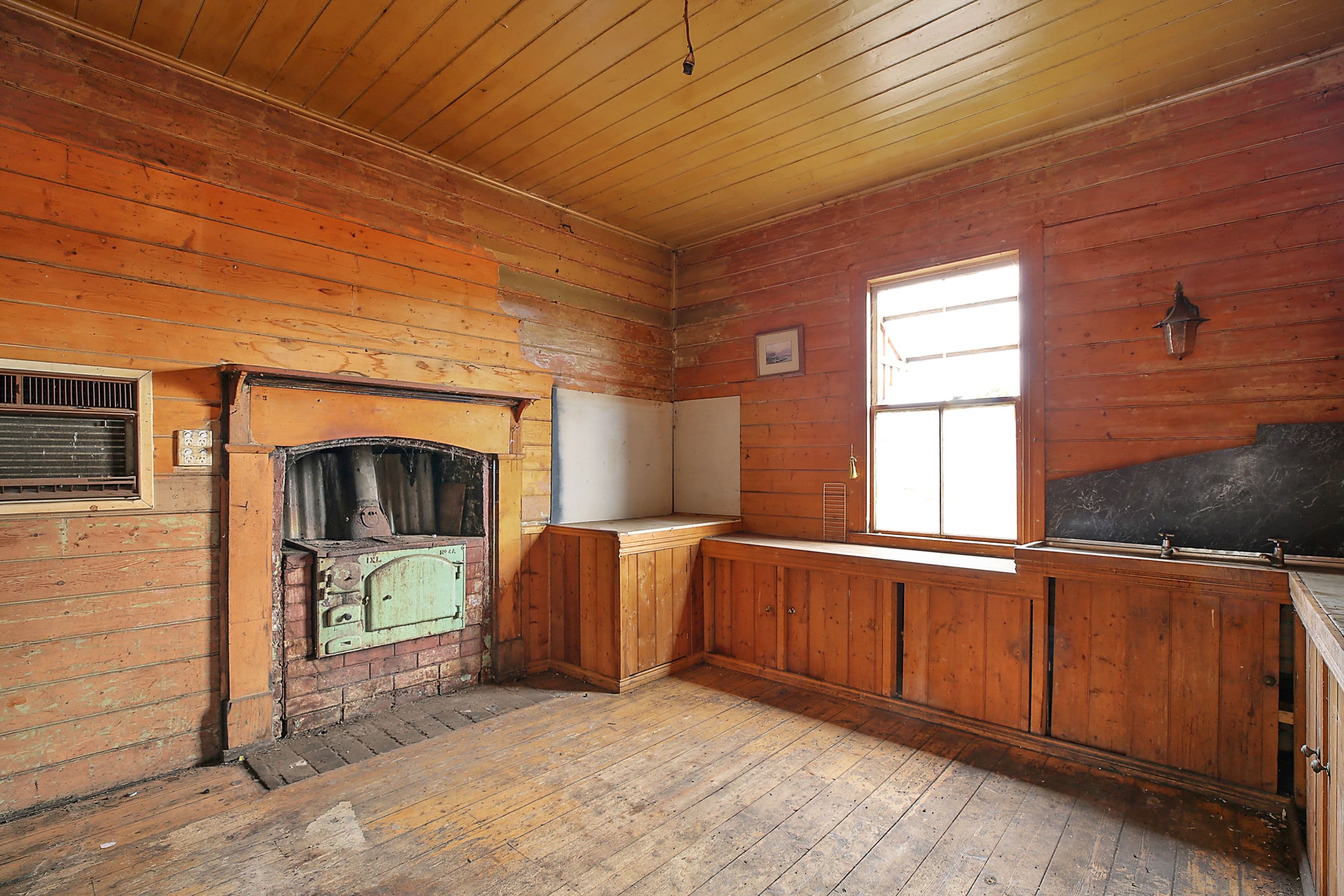 17 Lawrence Street, Camperdown VIC 3260, Camperdown - Thumbnail 5