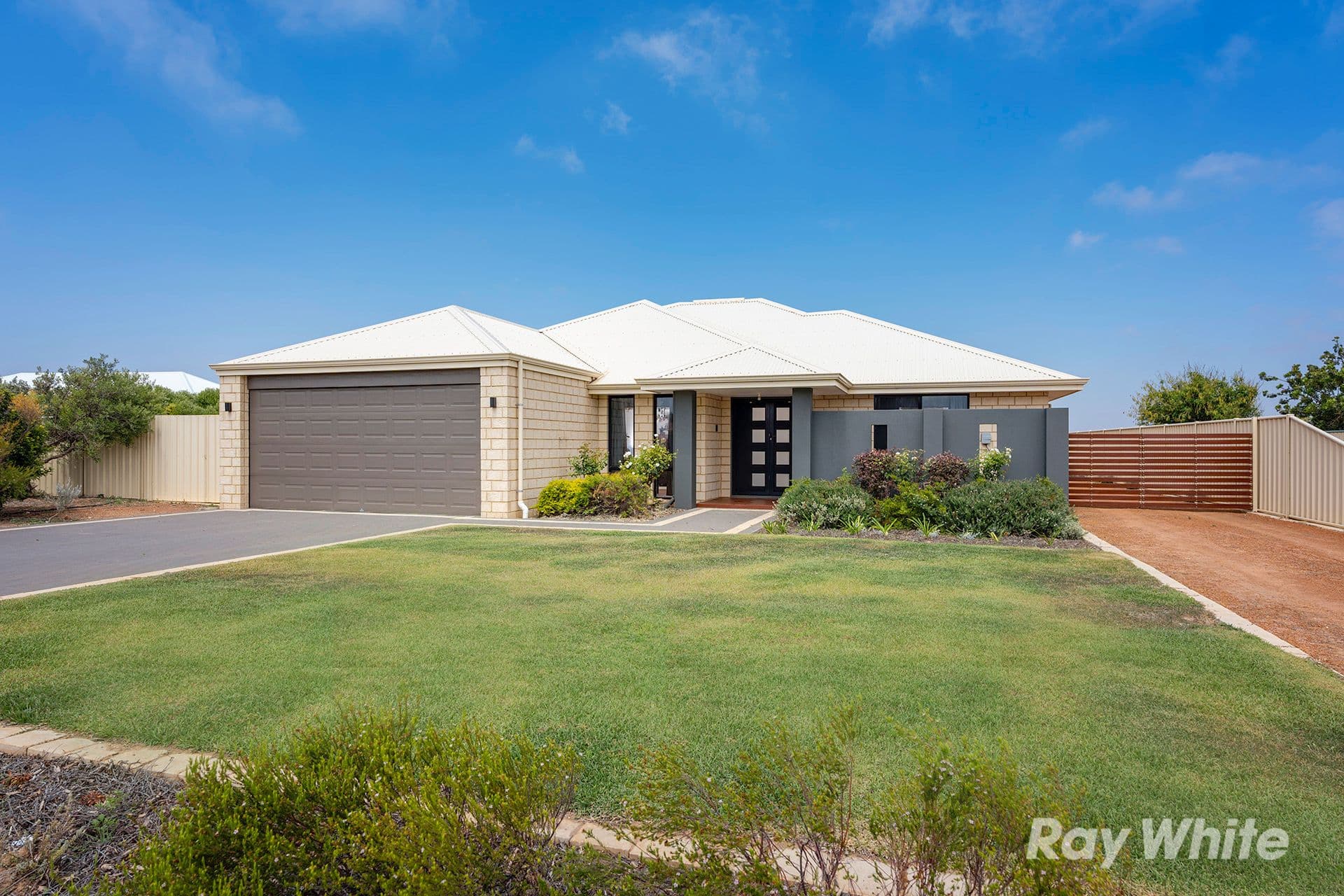 44 Eakins Crescent, Wandina WA 6530, Wandina - Thumbnail 2