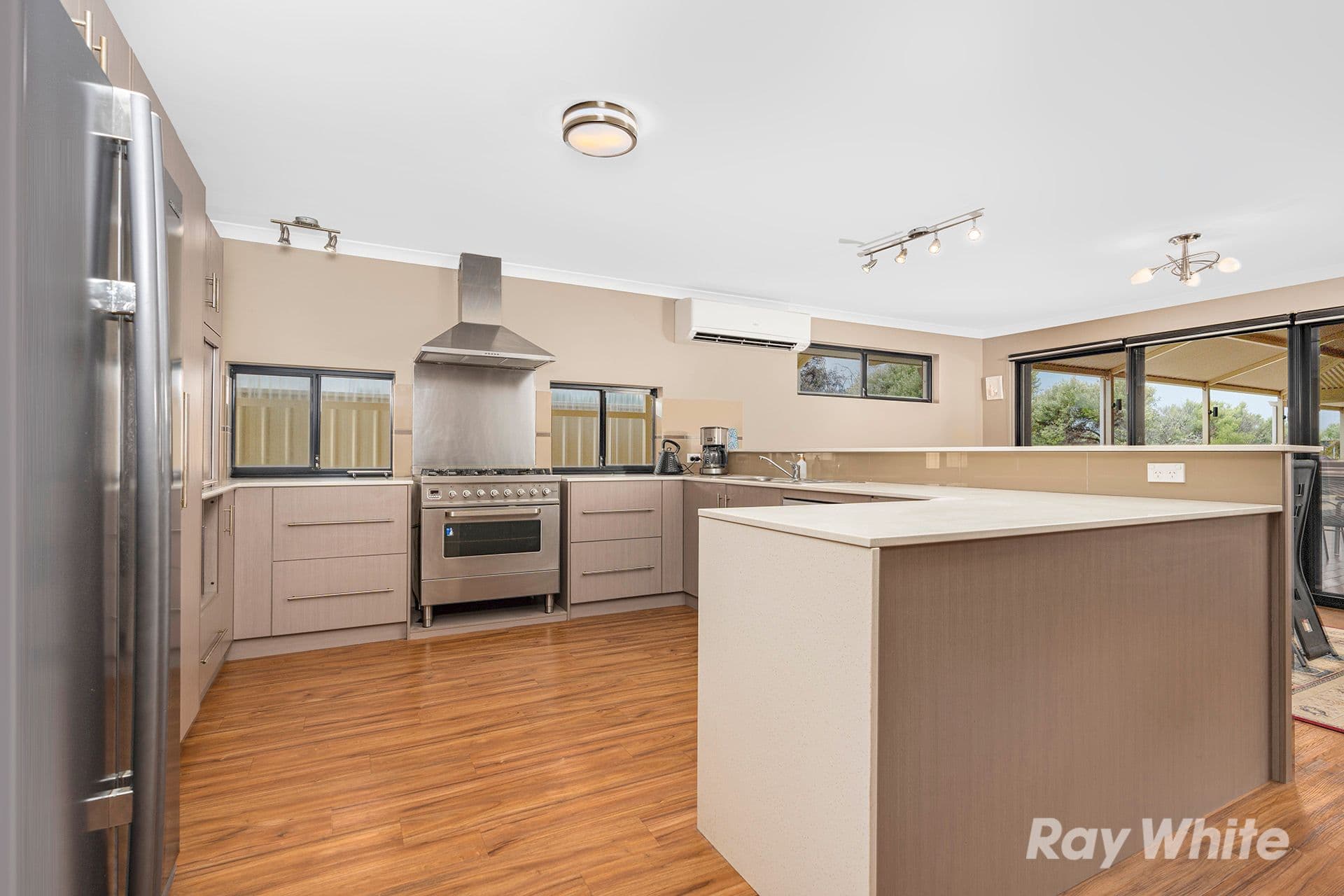 44 Eakins Crescent, Wandina WA 6530, Wandina - Thumbnail 5