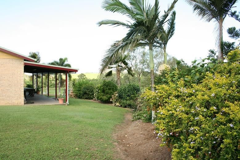 17 Coleshill Drive, SARINA QLD 4737, Sarina - Thumbnail 3