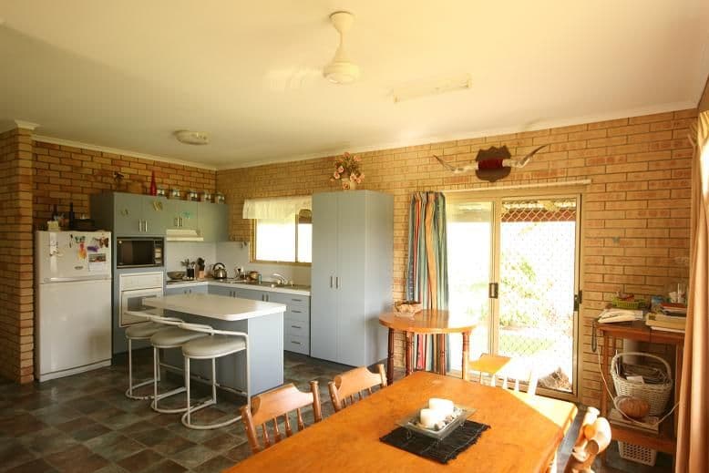 17 Coleshill Drive, SARINA QLD 4737, Sarina - Thumbnail 5