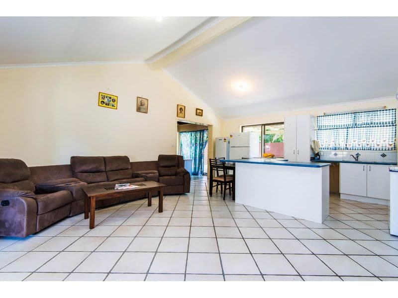 85 Stackpole Street, WISHART QLD 4122, Wishart - Thumbnail 2
