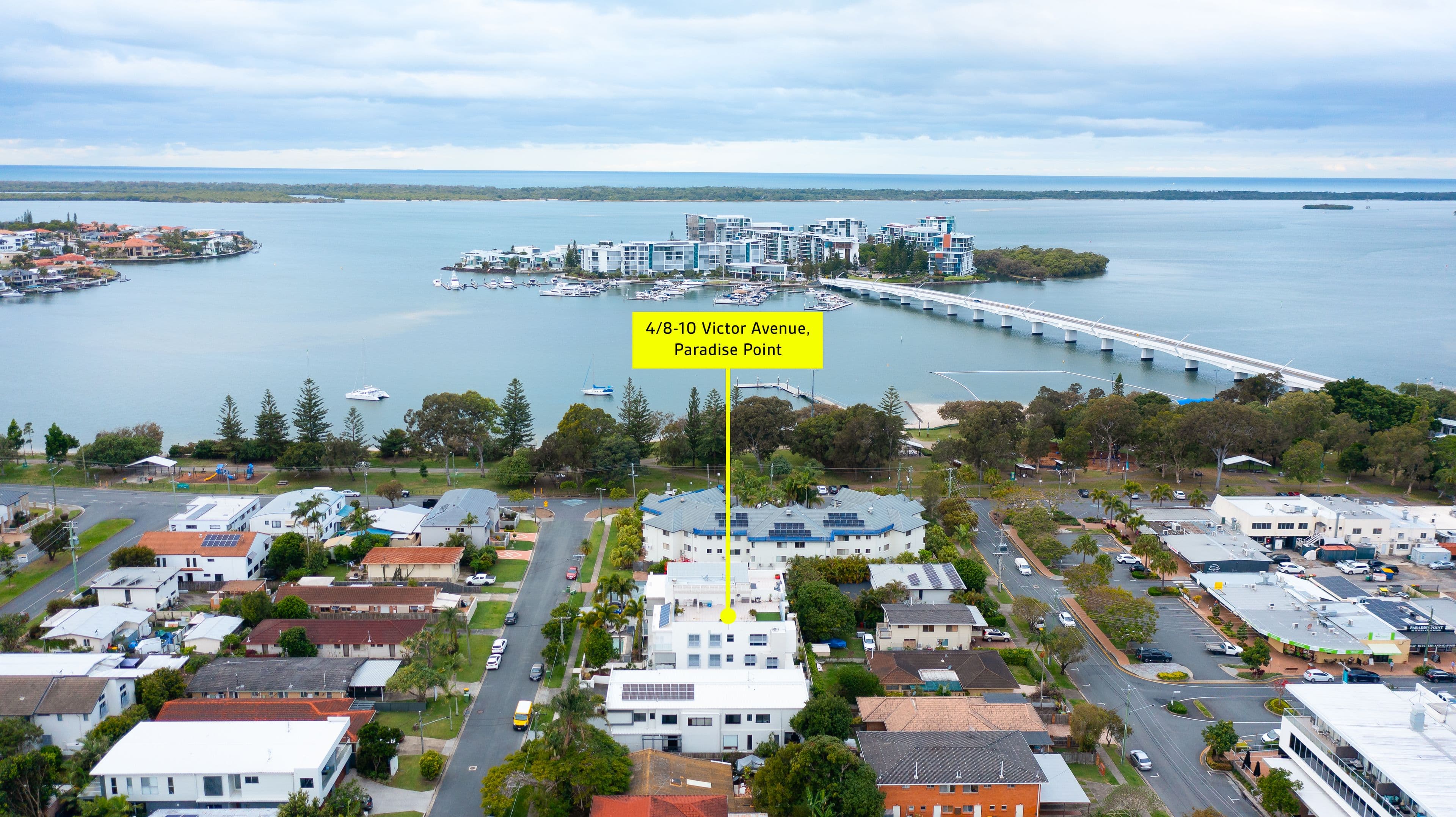 8 Victor Avenue, Paradise Point QLD 4216, Paradise Point - Thumbnail 3