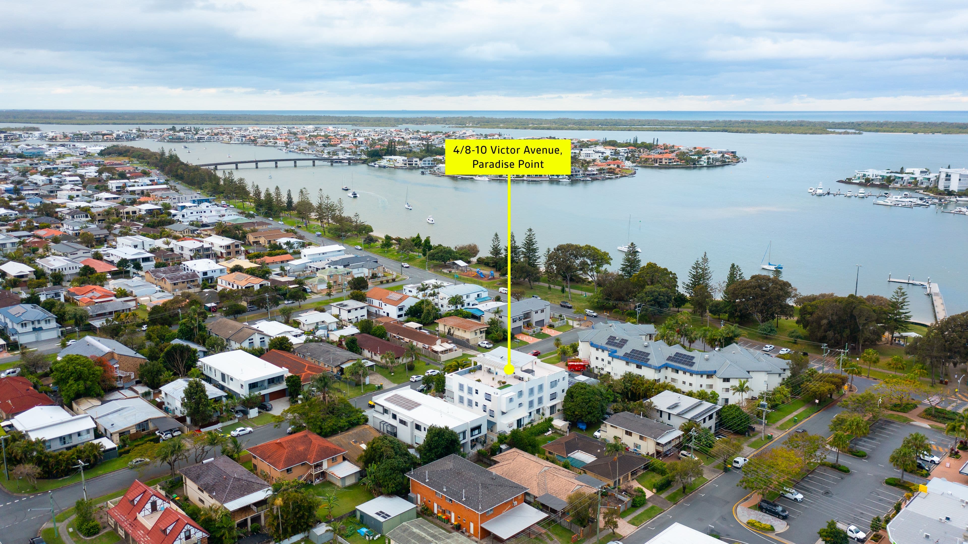 8 Victor Avenue, Paradise Point QLD 4216, Paradise Point - Thumbnail 4