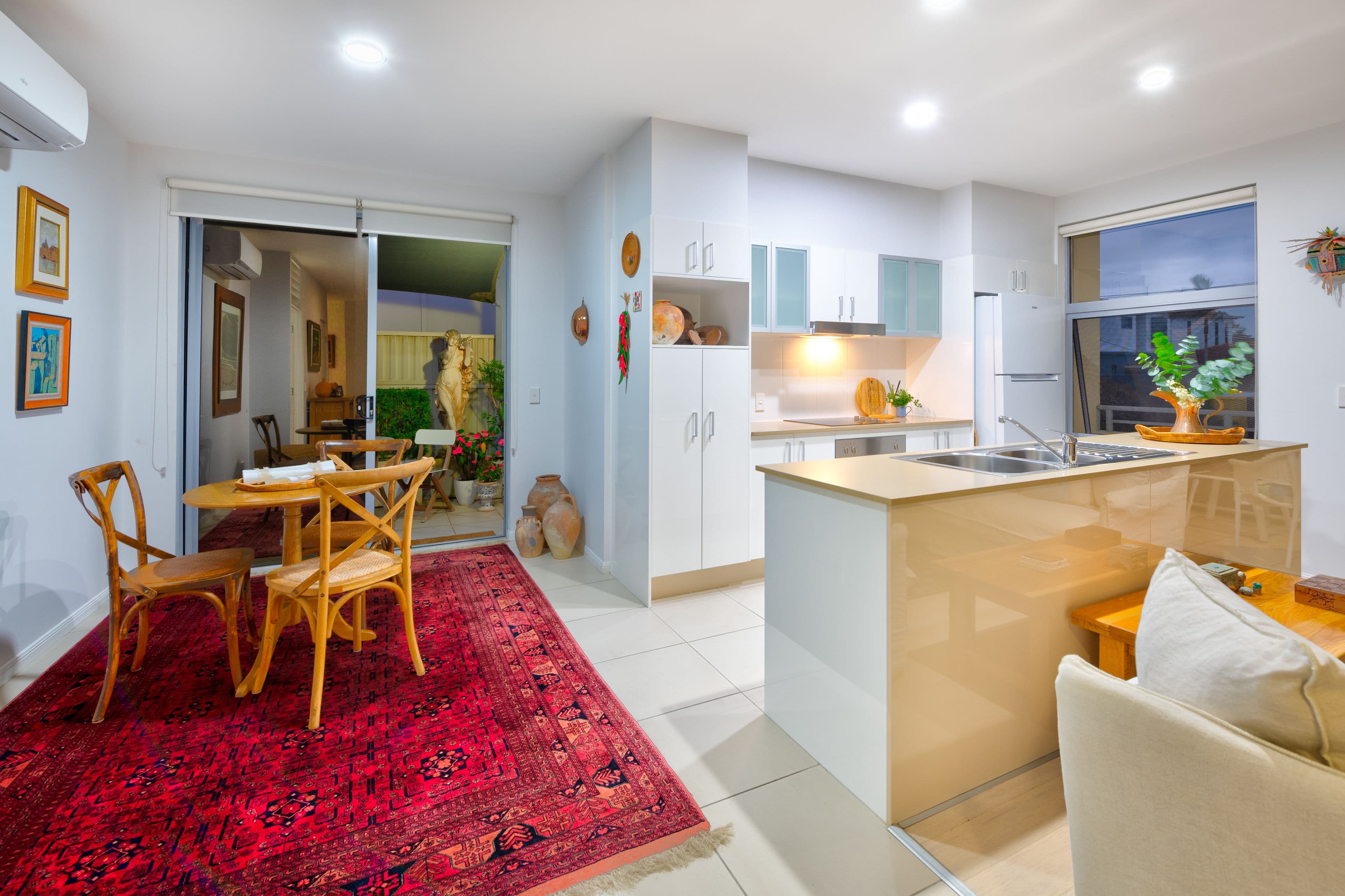 8 Victor Avenue, Paradise Point QLD 4216, Paradise Point - Thumbnail 6