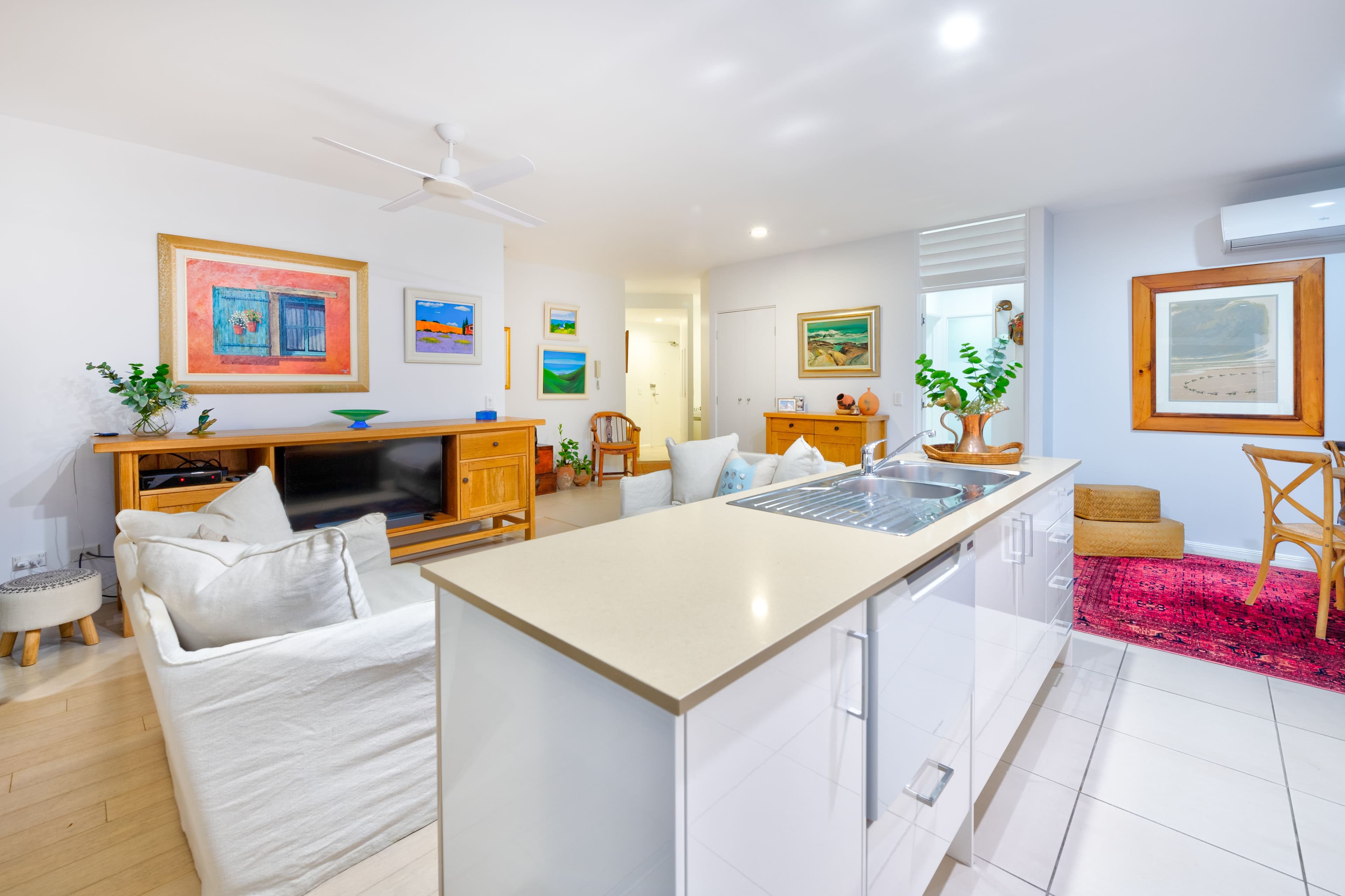 8 Victor Avenue, Paradise Point QLD 4216, Paradise Point - Thumbnail 8