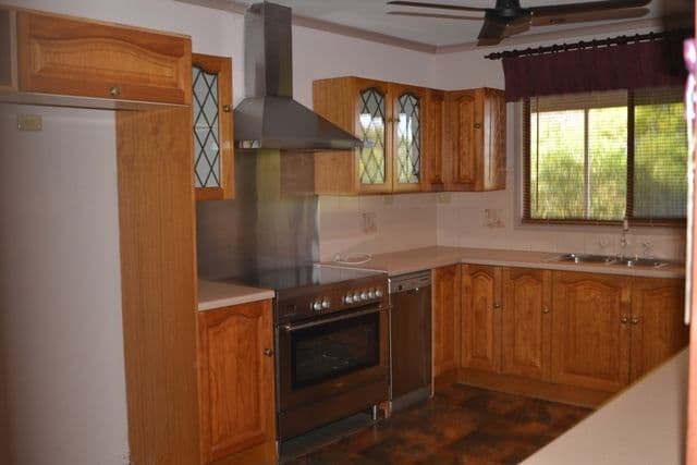 9 Pool Crescent, Miranda SA 5700, Miranda - Thumbnail 2