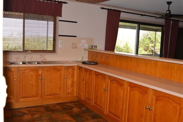 9 Pool Crescent, Miranda SA 5700, Miranda - Thumbnail 5