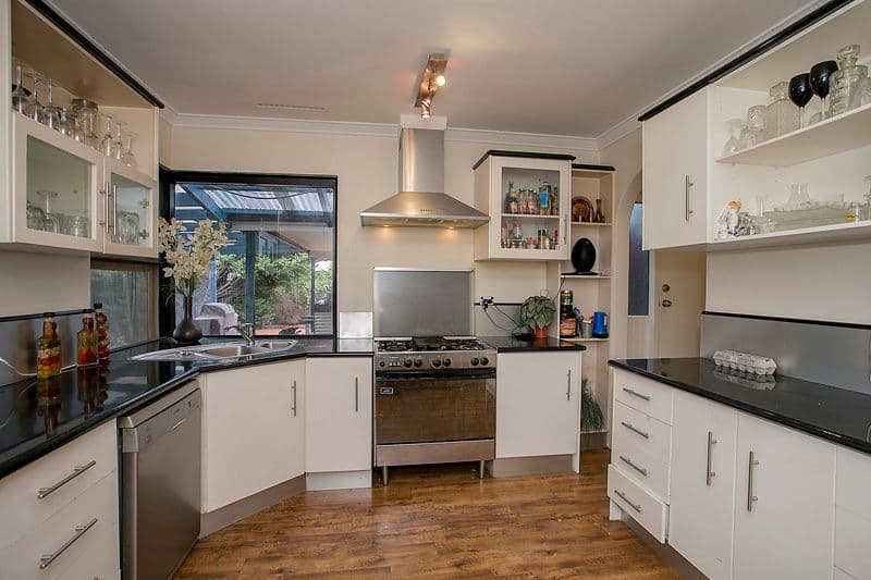 21 Farrant Street, GOOSEBERRY HILL WA 6076, Gooseberry Hill - Thumbnail 3