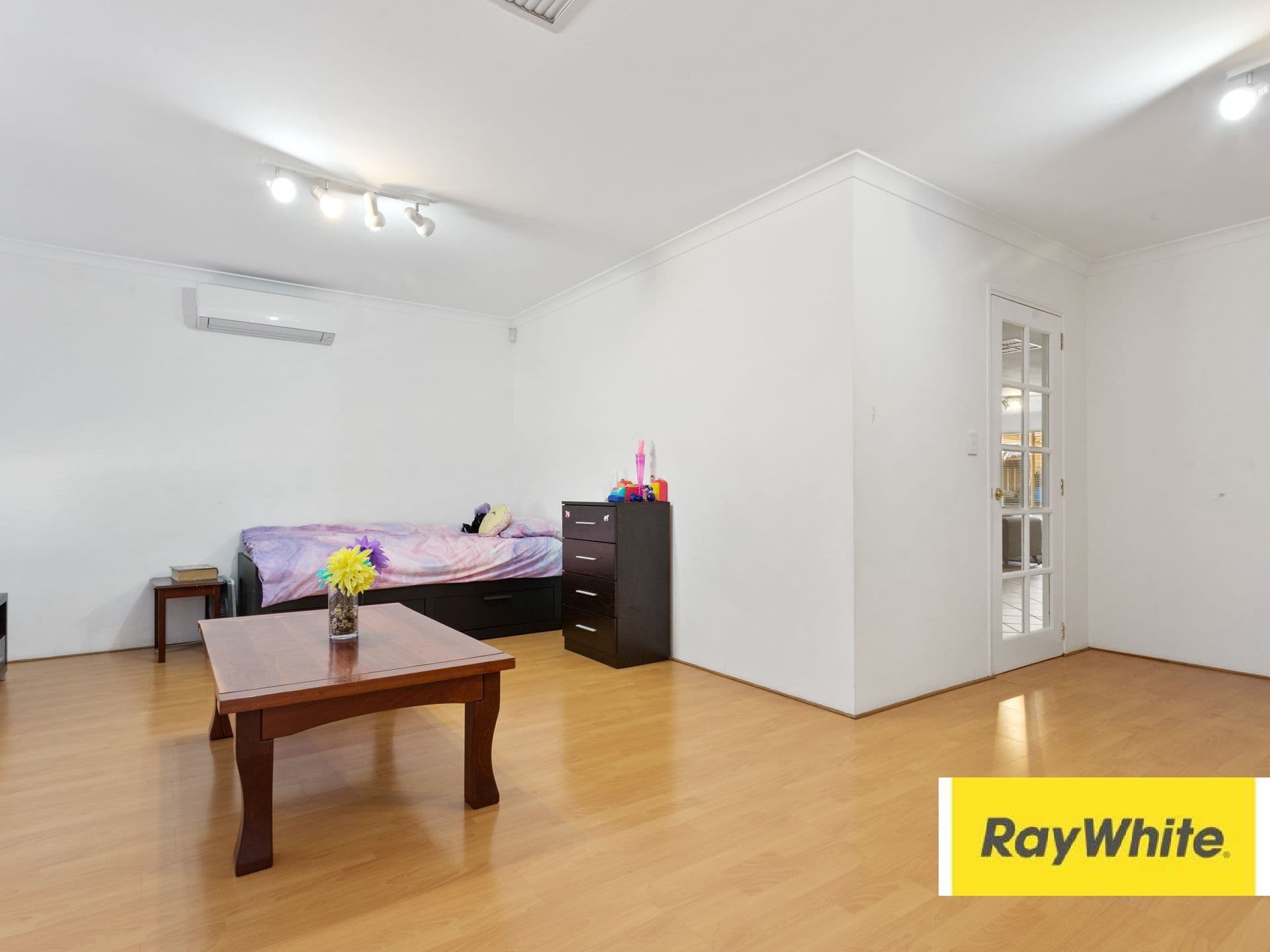 19 Regent Court, Cockburn Central WA 6164, Cockburn Central - Thumbnail 4