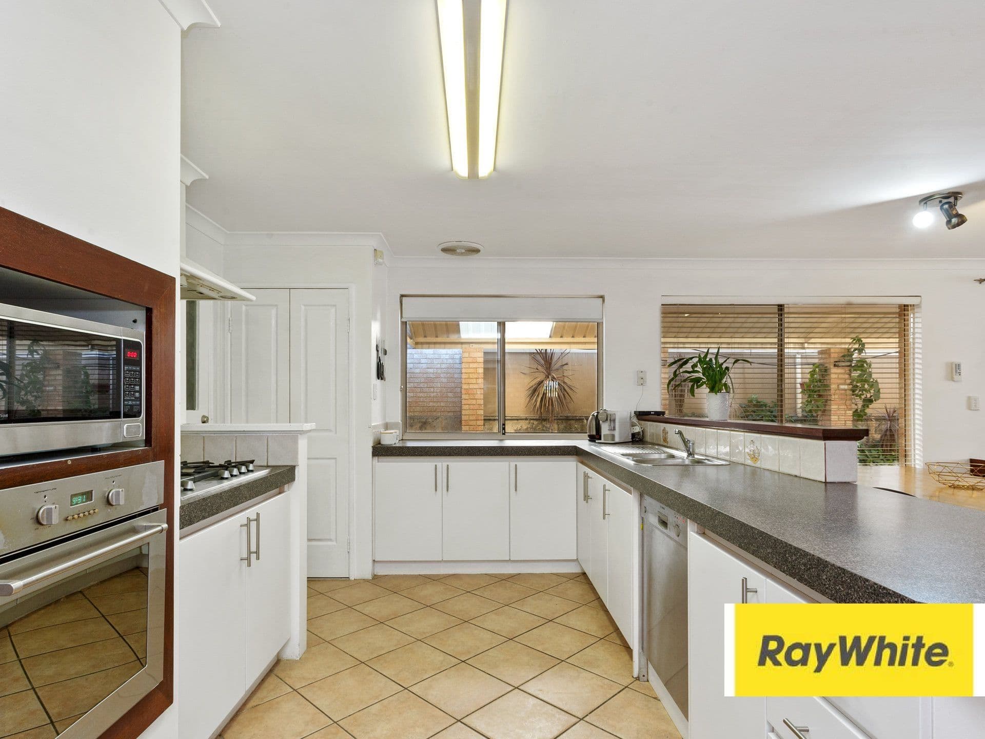 19 Regent Court, Cockburn Central WA 6164, Cockburn Central - Thumbnail 5