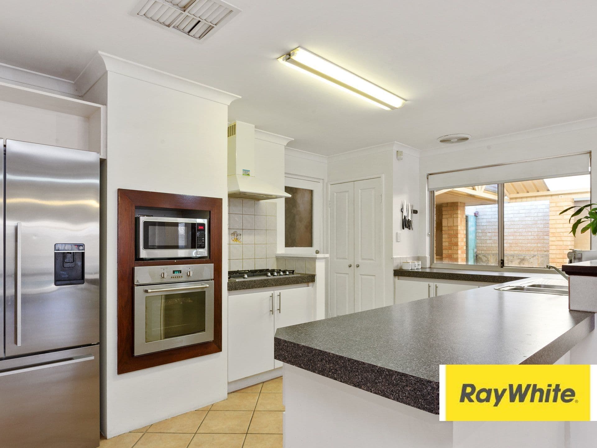 19 Regent Court, Cockburn Central WA 6164, Cockburn Central - Thumbnail 6