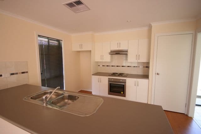 4 Marin Court, ABERFOYLE PARK SA 5159, Aberfoyle Park - Thumbnail 3