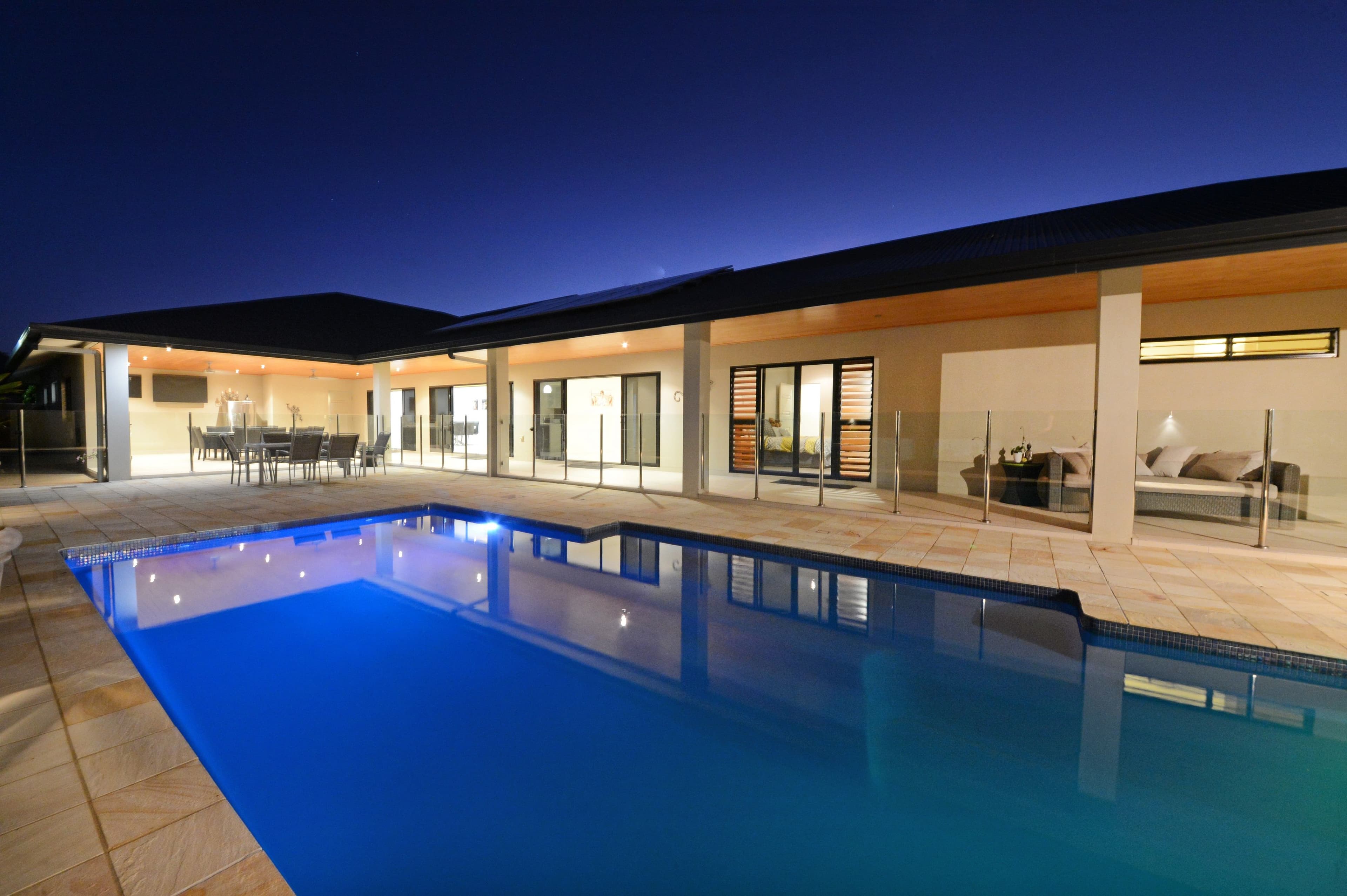 11 Henderson Street, Cannonvale QLD 4802, Cannonvale - Thumbnail 2
