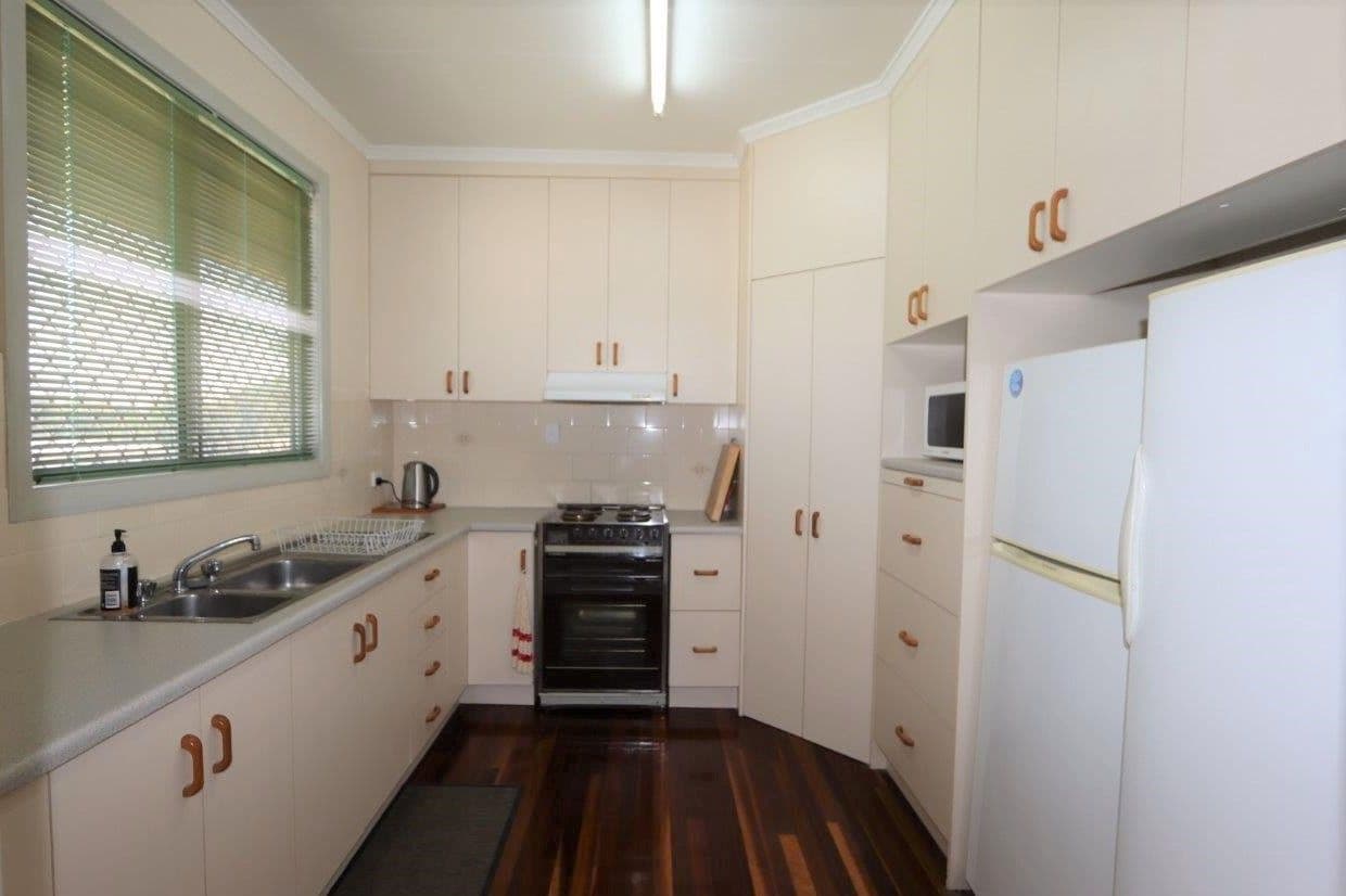 8 School Street, CHARTERS TOWERS CITY QLD 4820, Charters Towers City - Thumbnail 2