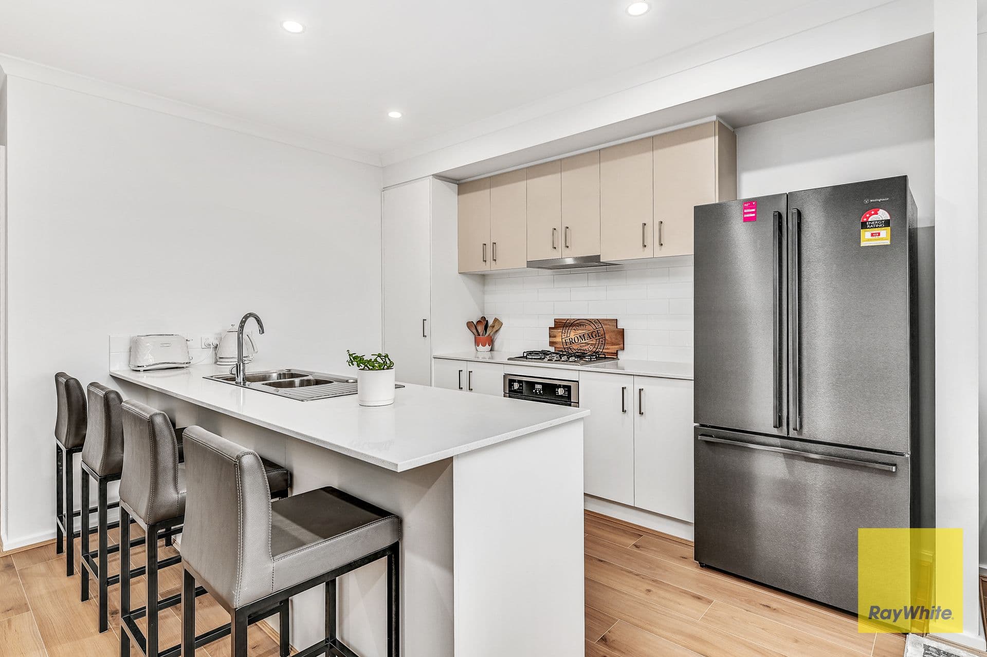 69 Flicka Boulevard, Cranbourne West VIC 3977, Cranbourne West - Thumbnail 3