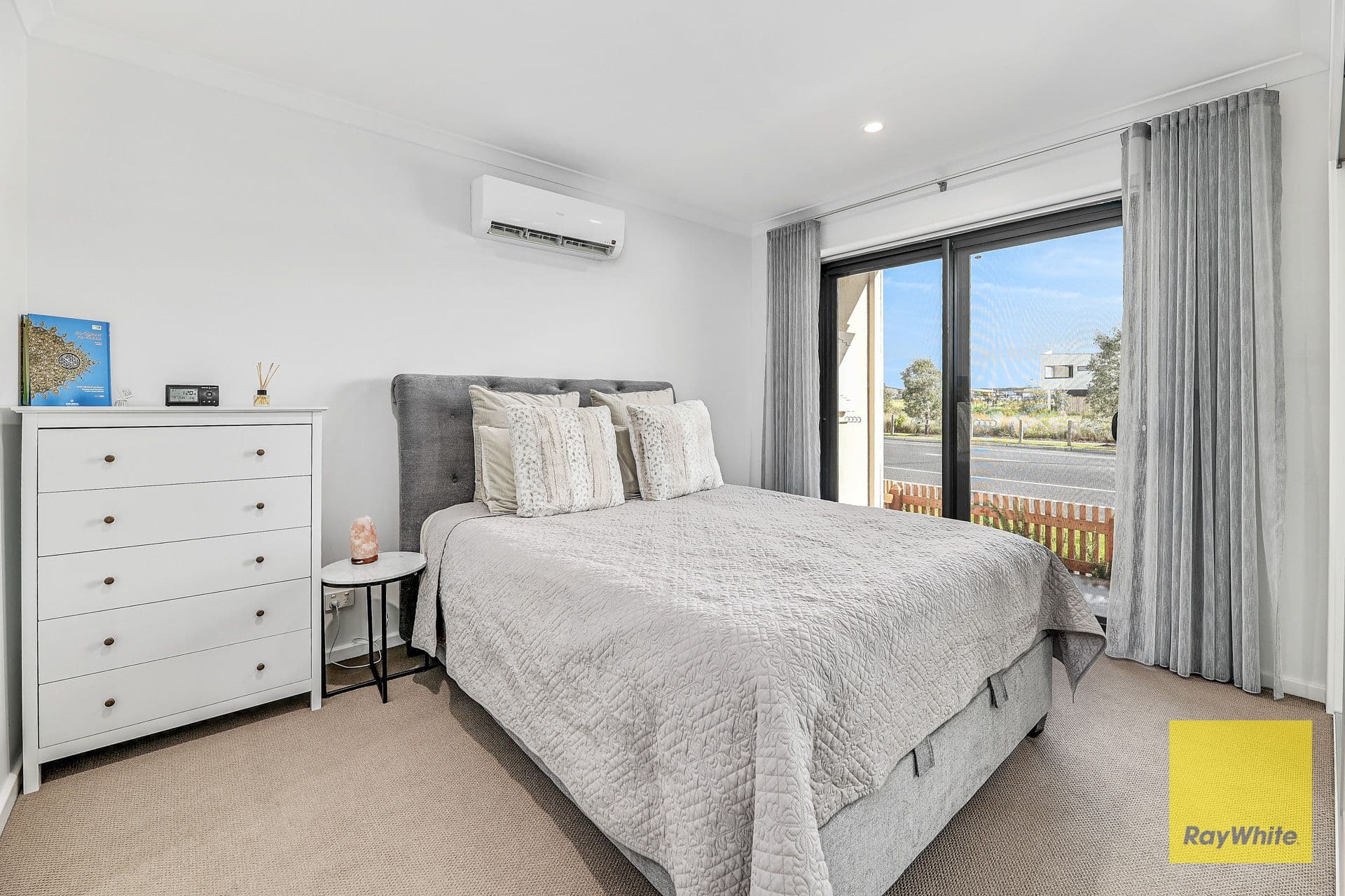 69 Flicka Boulevard, Cranbourne West VIC 3977, Cranbourne West - Thumbnail 4